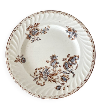 Antique polychrome ironstone dish from Salins, Saxon model.