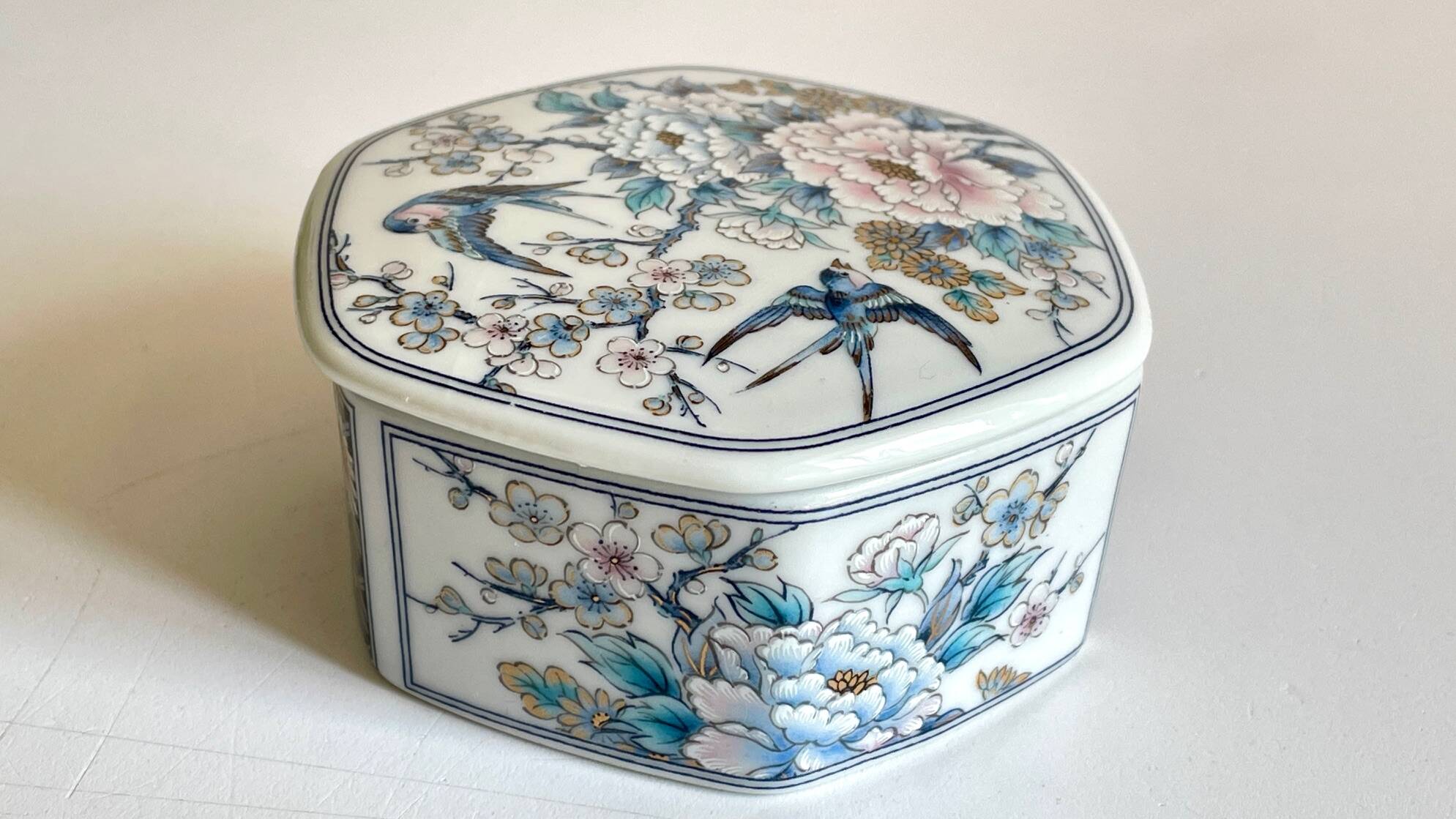 Ashtray porcelain japan