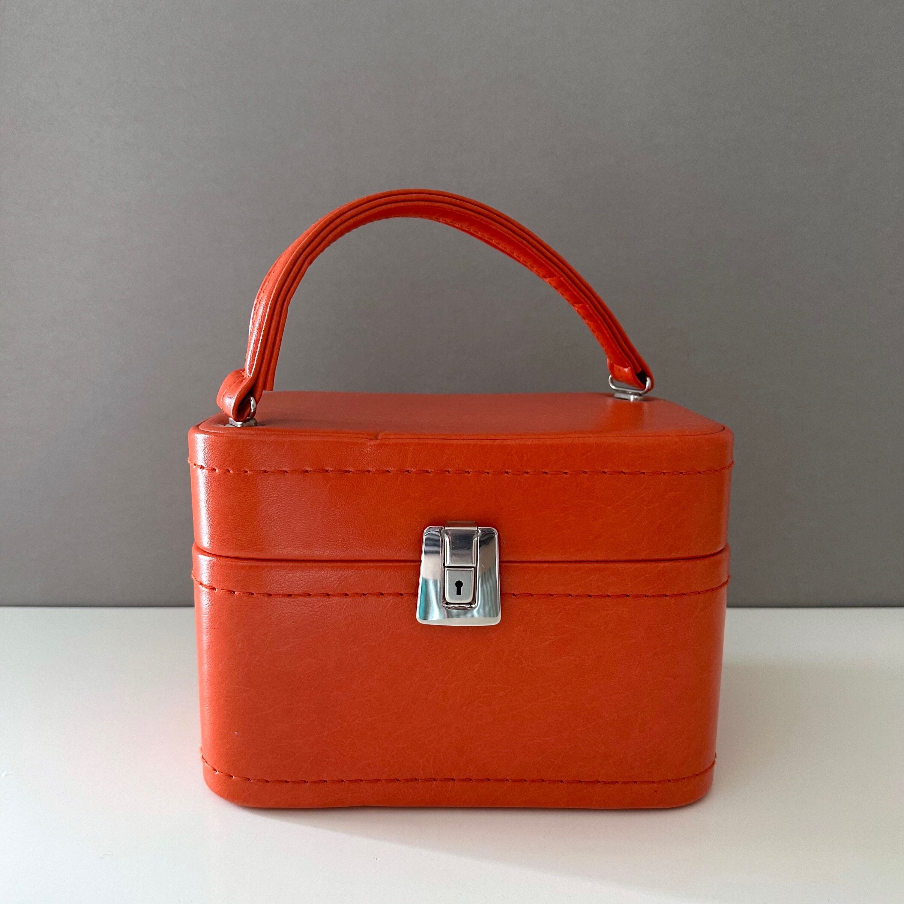 Vintage beauty case orange, 70's