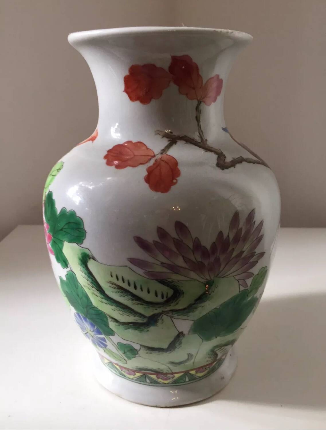 Antique Chinese ceramic vase with painted bird decoration