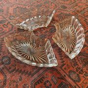 Lot 3 coupelles apéritif en verre taillé - anciennes, vintage