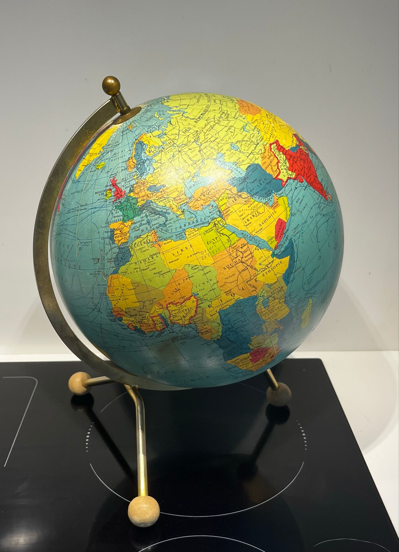 Globe terrestre tripode 1969