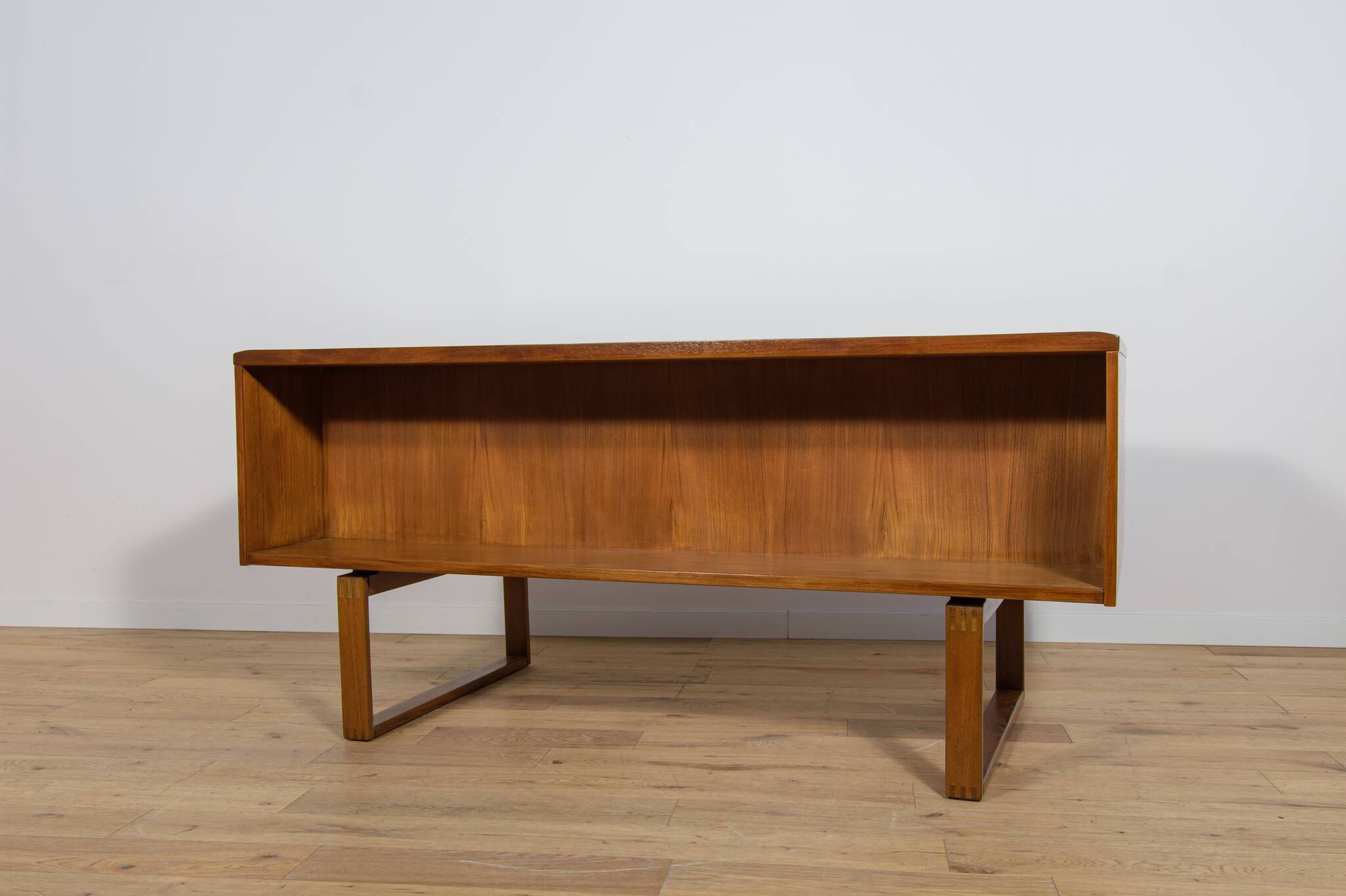 Mid-Century Teak Freestanding Desk by Torben Valeur & Henning Jensen for Dy