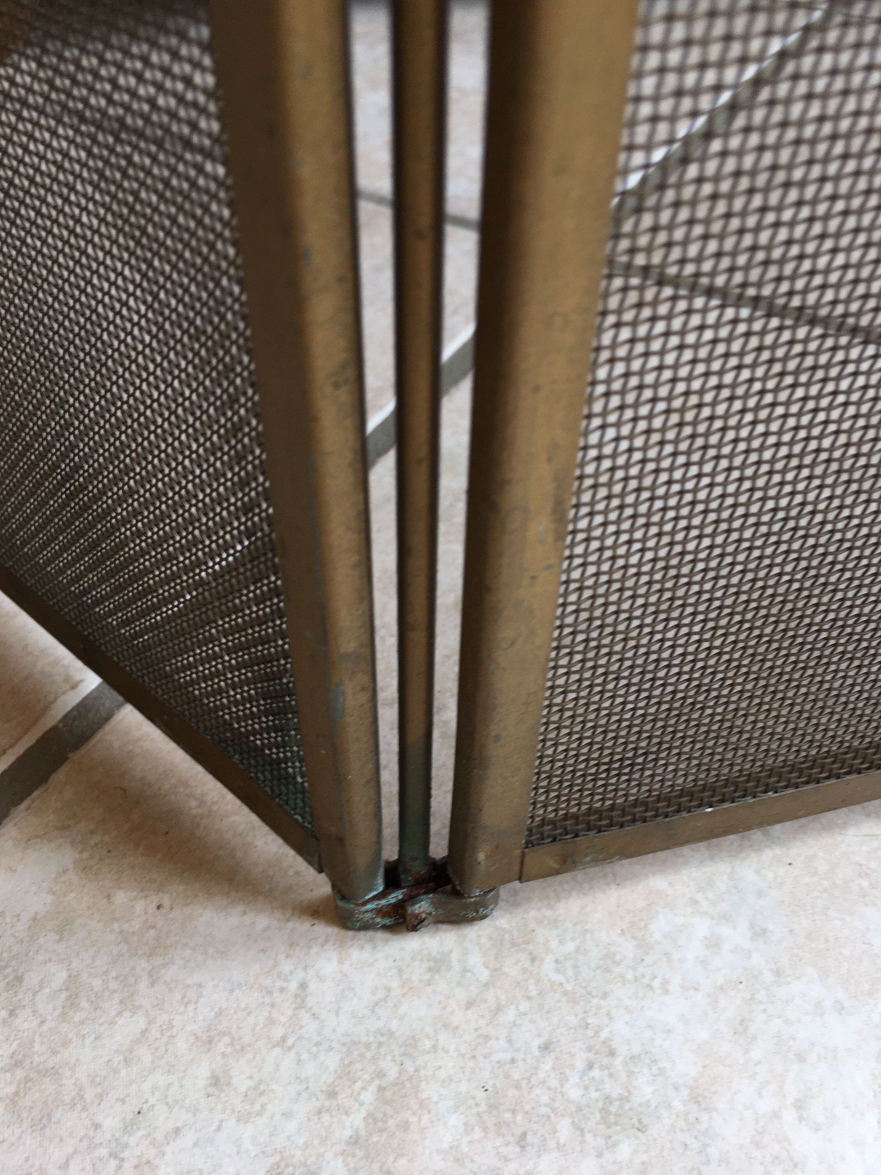 3-shuttered fire pare