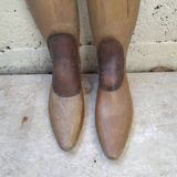 Shoe trees for old boots
