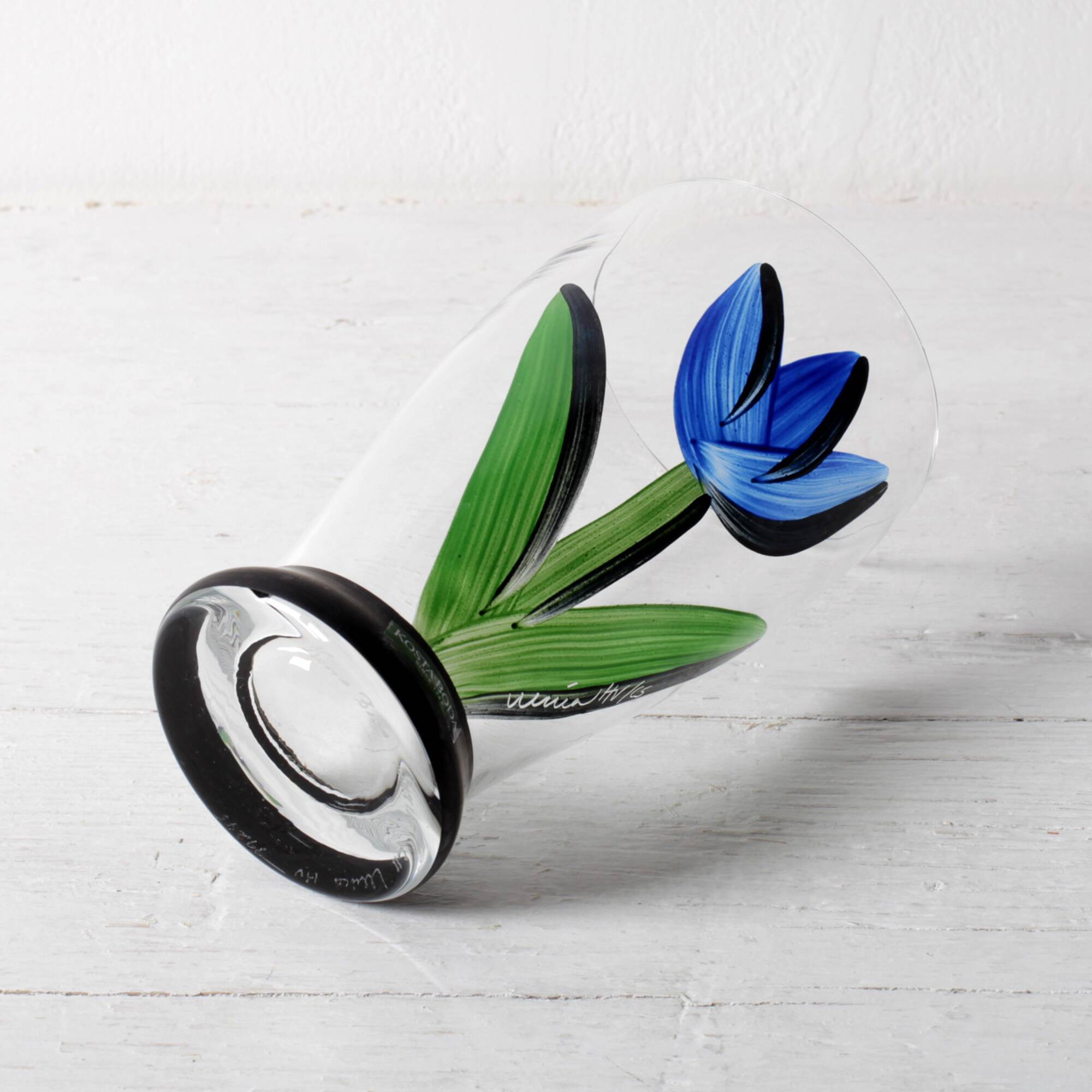 Blue Tulip Flower Water Tumbler Kosta Boda by Ulrica Hydman Vallien. Sweden
