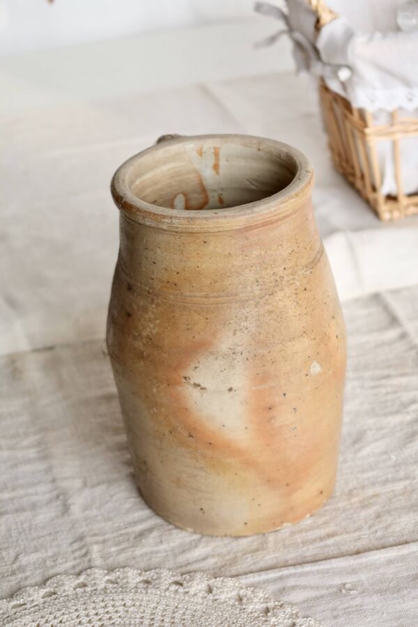 Jarre ancienne en grès rustique avec poignée