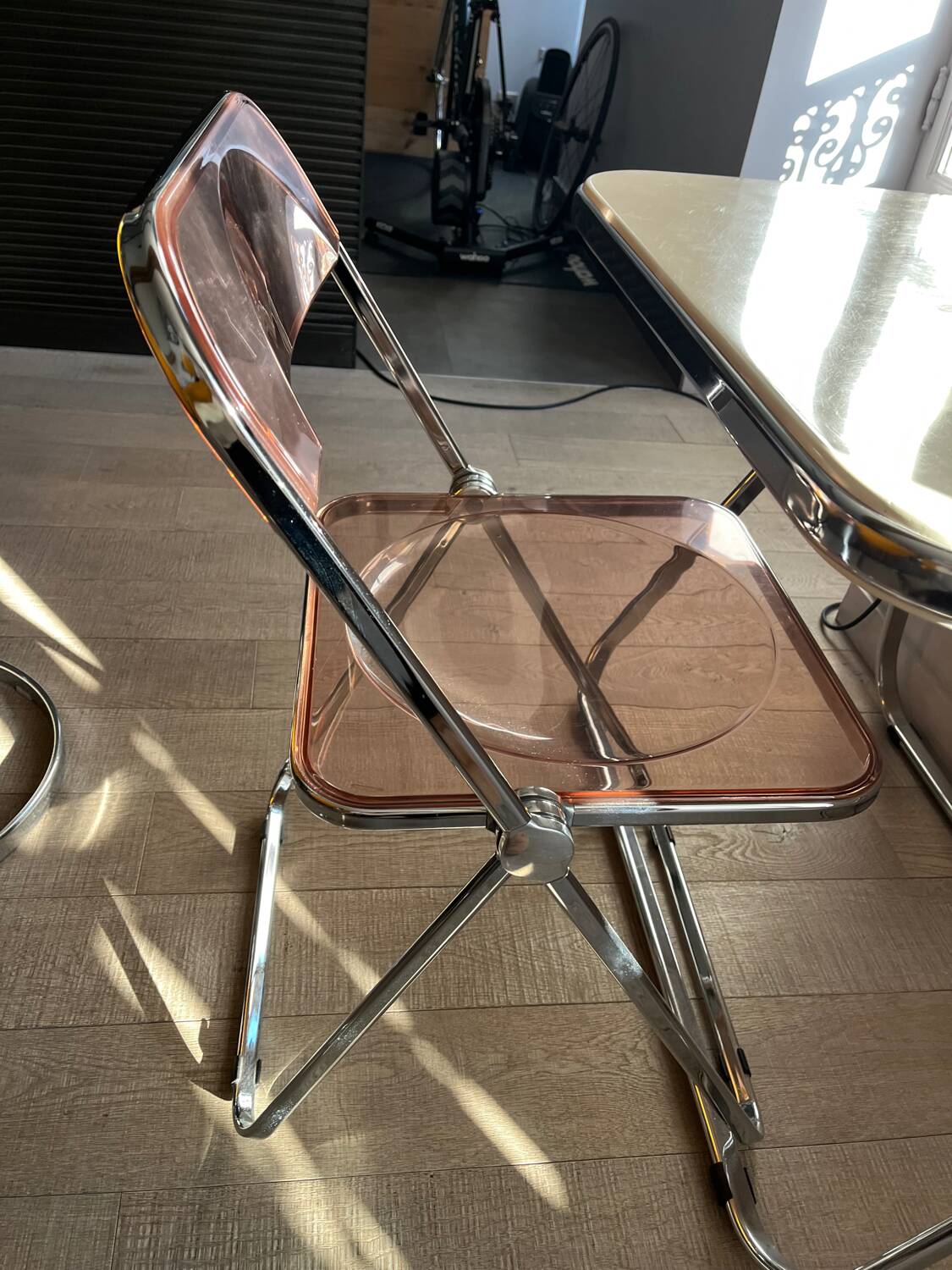 Bureau Platone / Chaise Plia Giancarlo Piretti Anonima Castelli