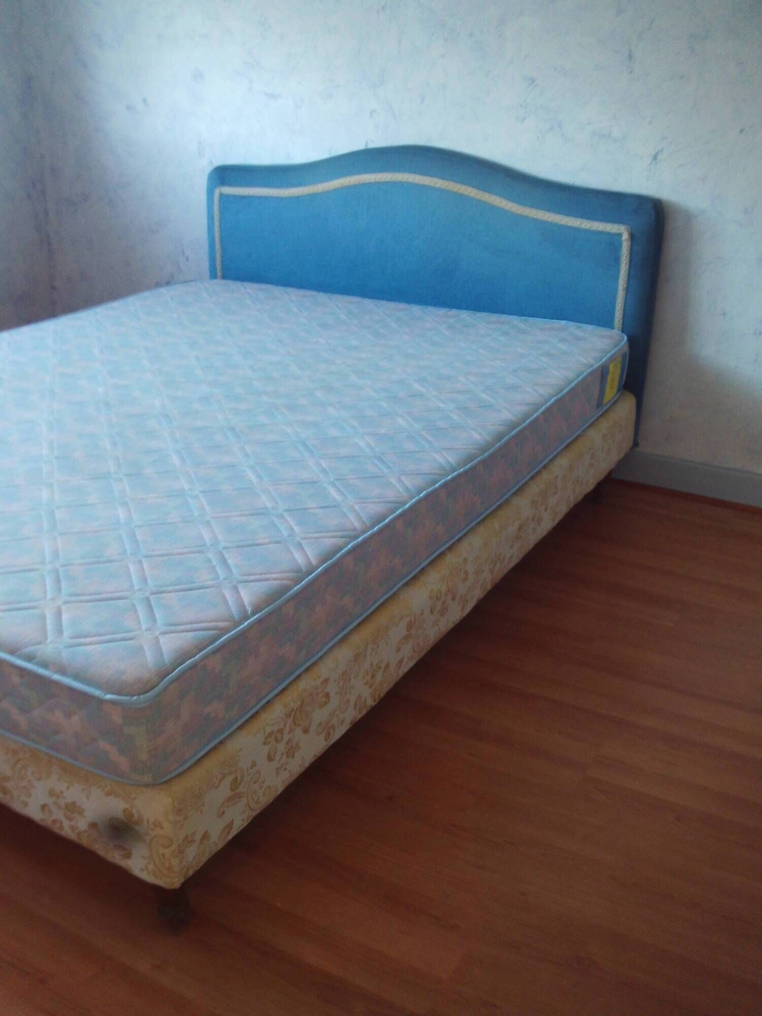 Upholstered bed for 2 people