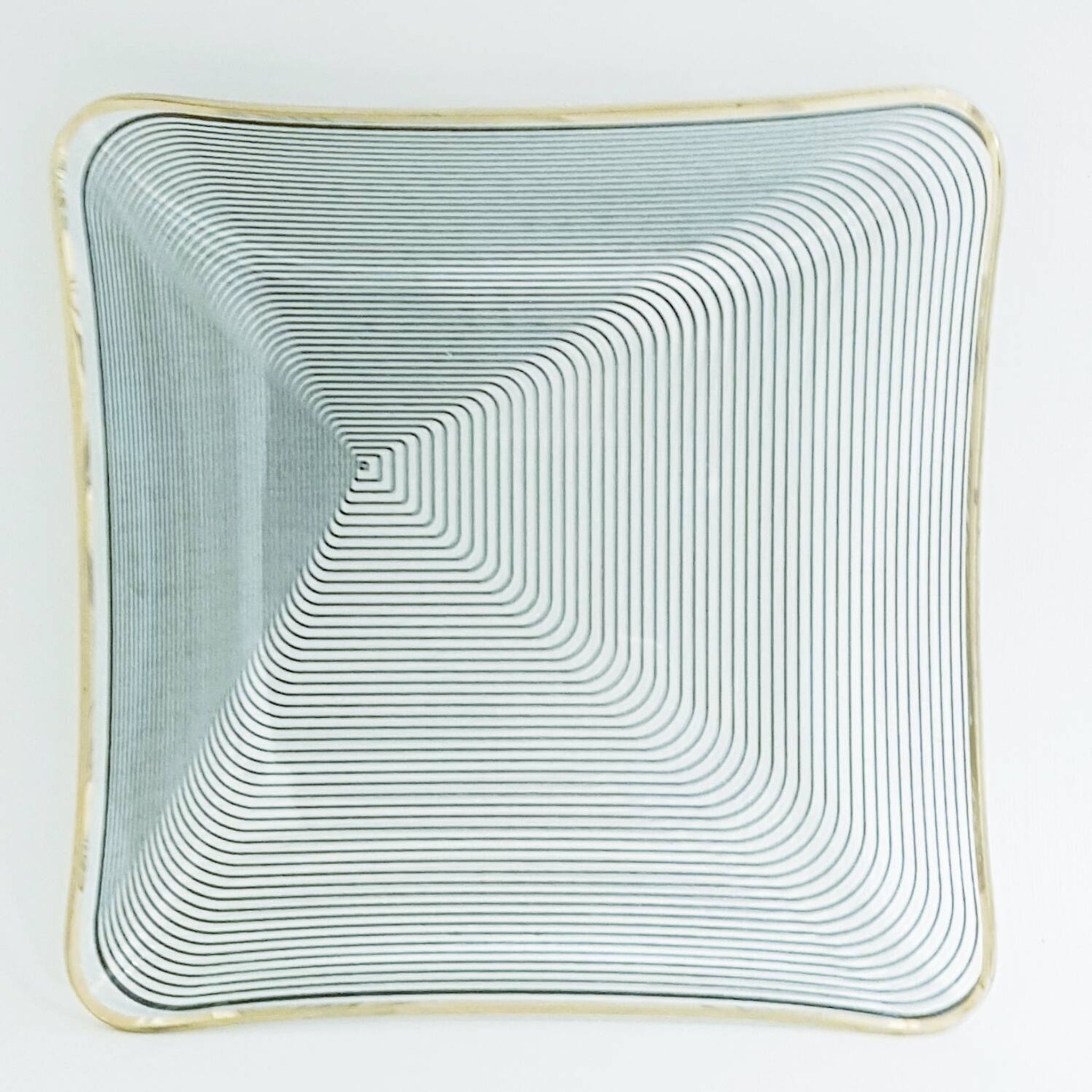Plat op art en verre de Lausitzer