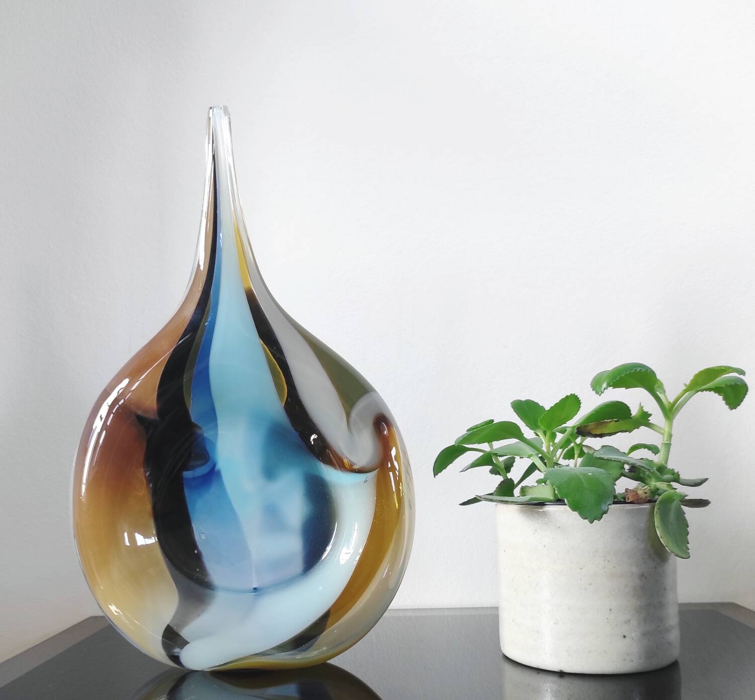 Large sculptural drop vase made of blown glass signed Mdina Glass Malta.