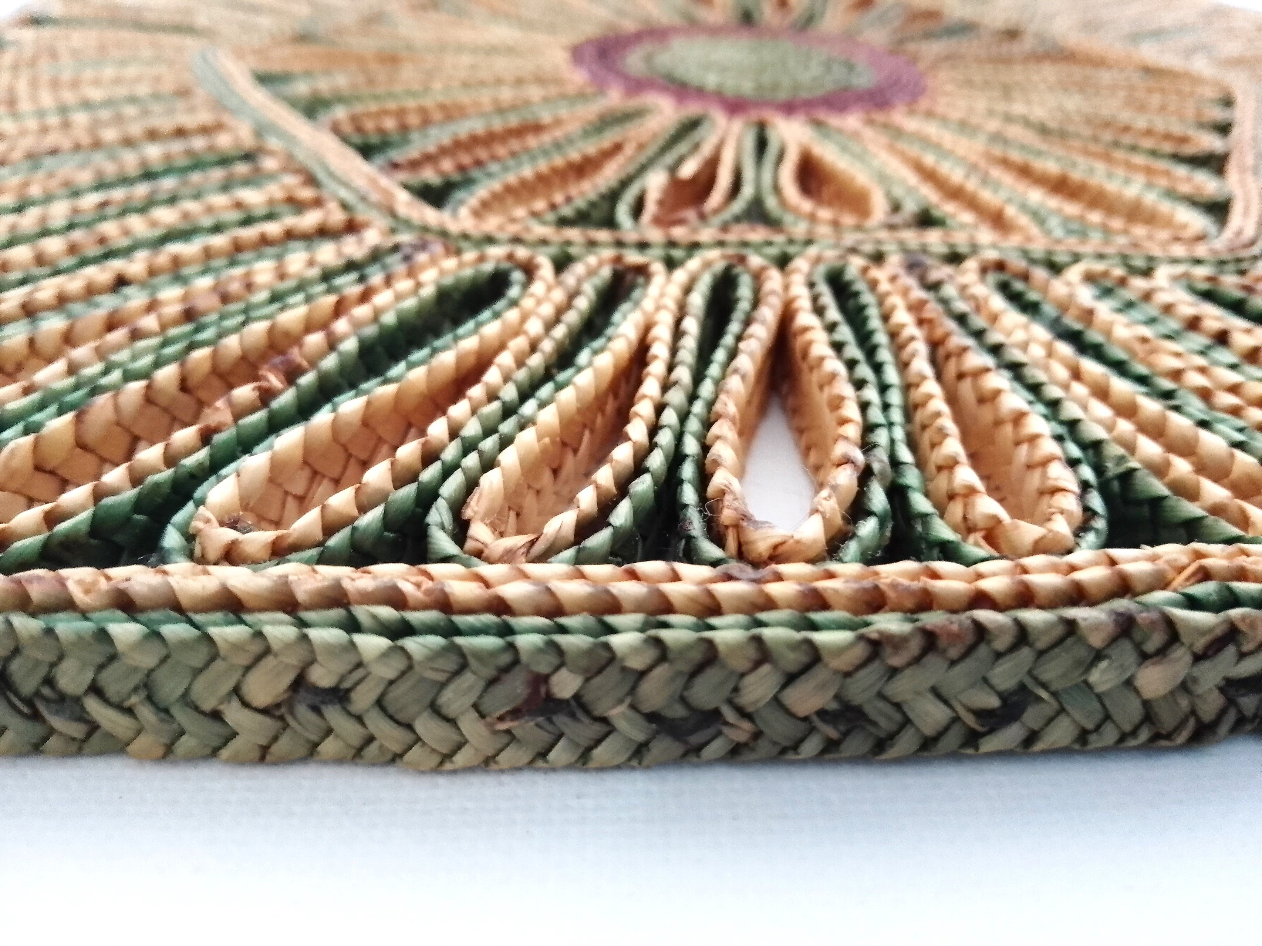 Multicolored woven straw trivia 70s