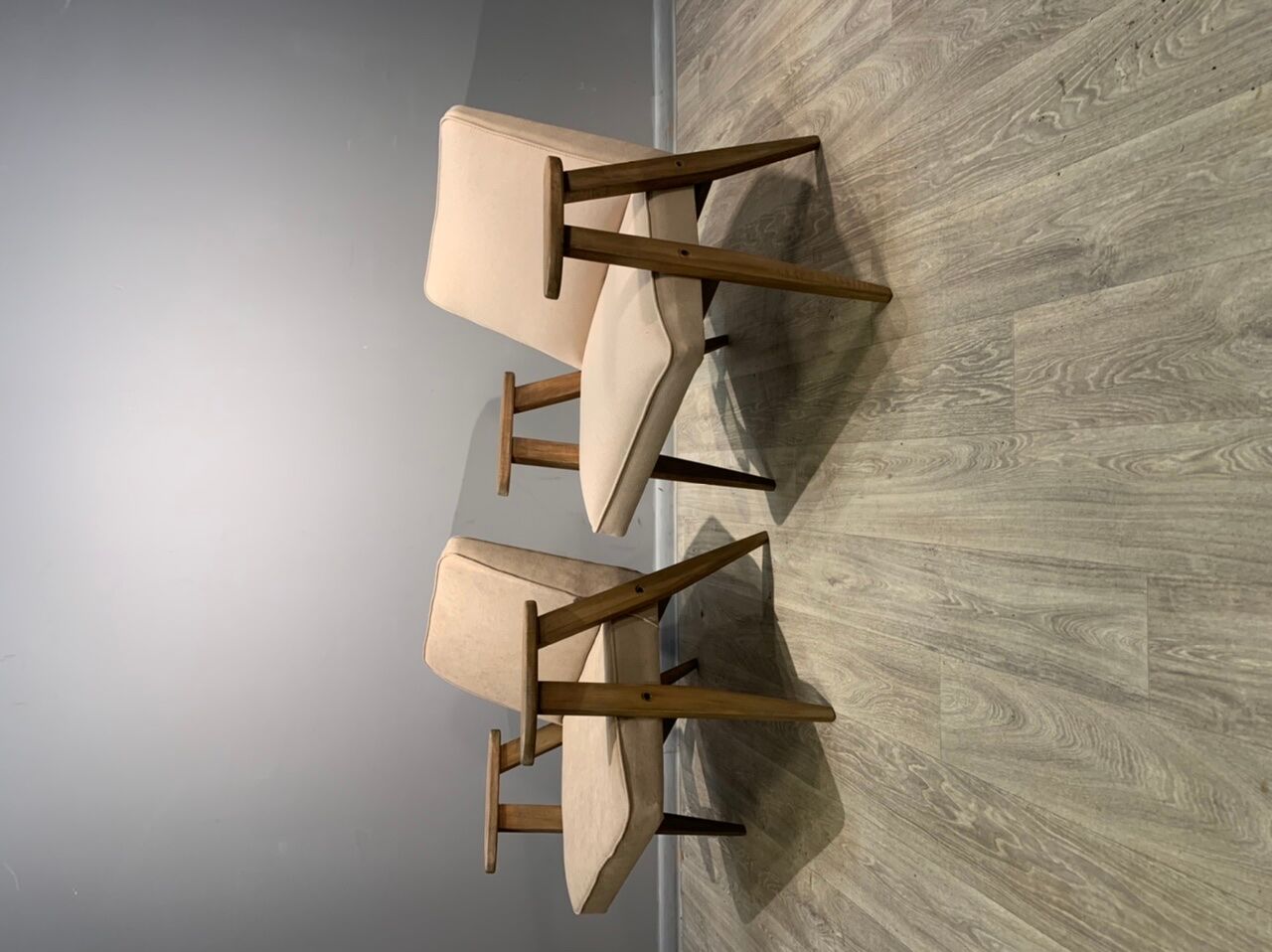 Paire de fauteuils conçus par Józef Chierowski 60