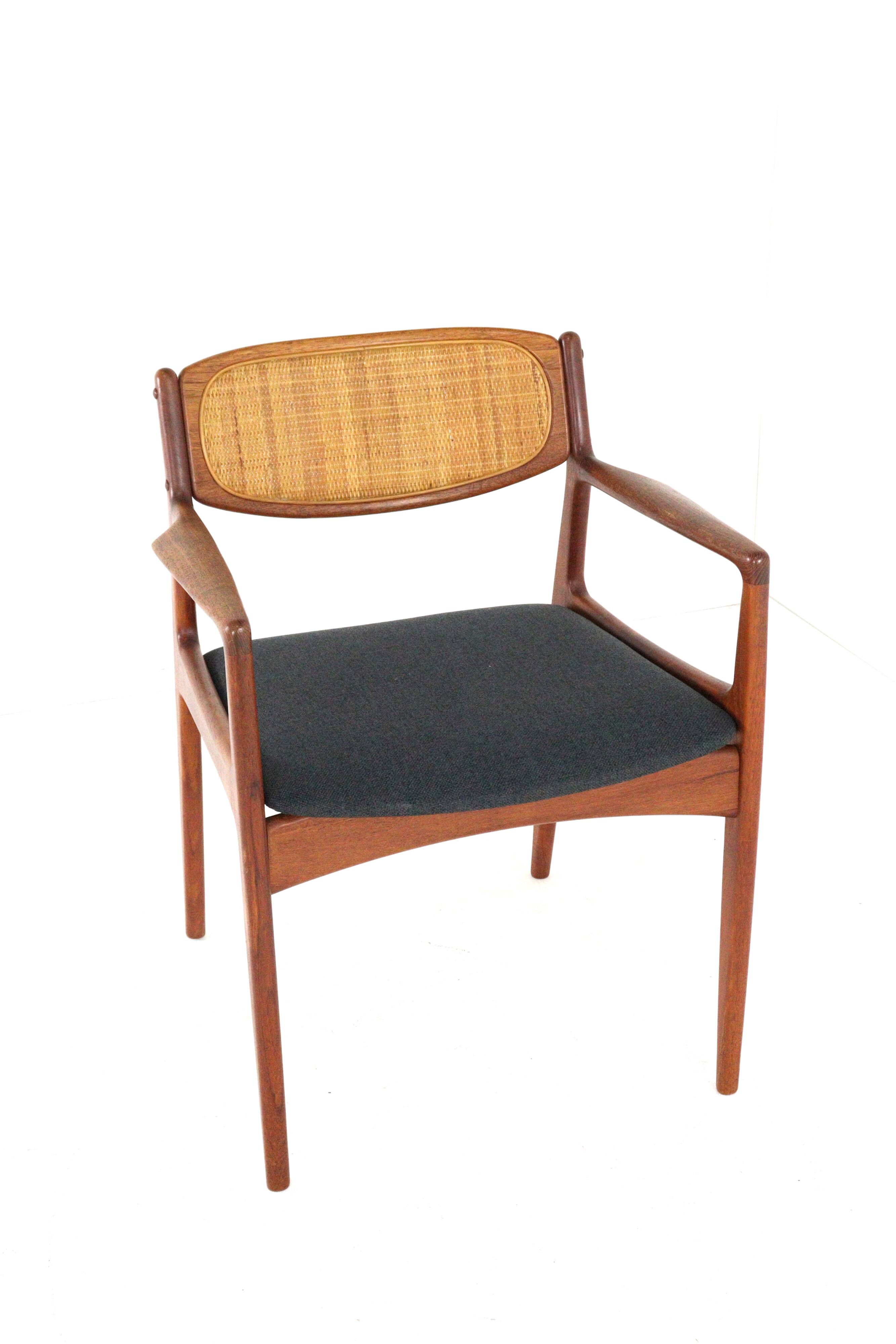 IB Kofod Larsen for Christian Linneberg's chair danish design