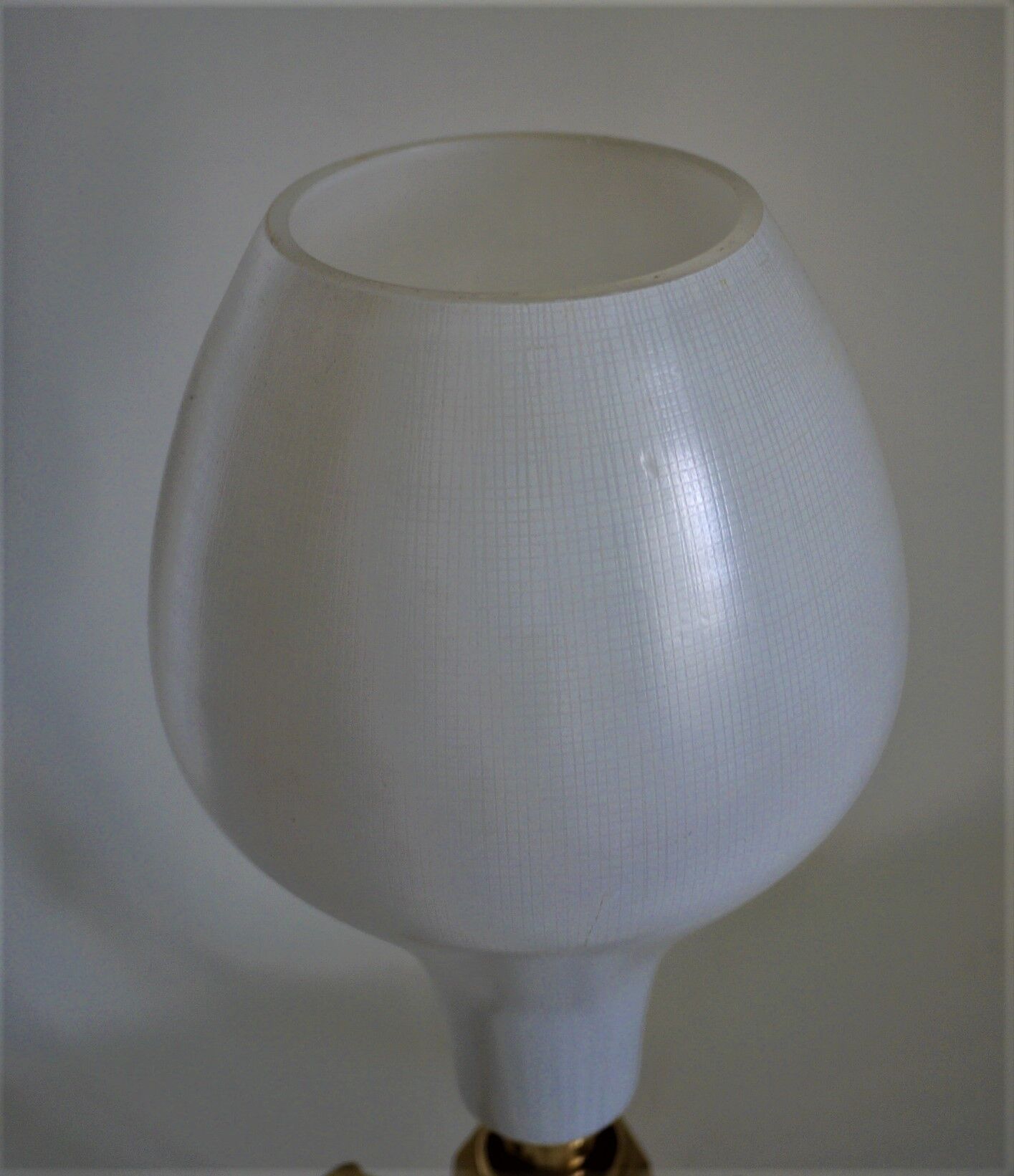 Vintage brass trepied lamp