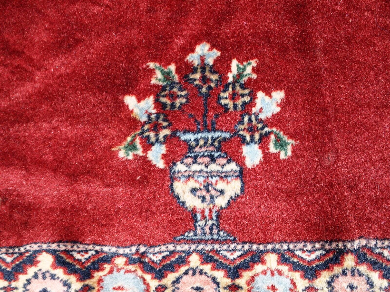 Tapis Vintage Bukhara en Laine, Années 1960, Éclat et Tradition