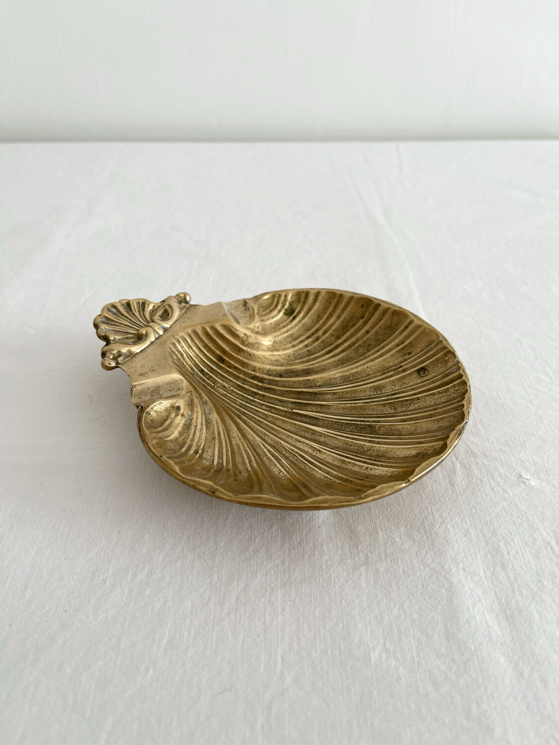 Vintage bronze shell ashtray