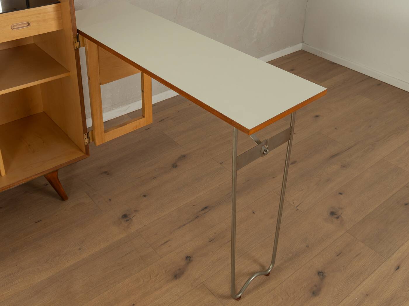 Extendable bar cabinet for the home, 1950s