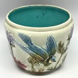 Small pot-pot in dabbling