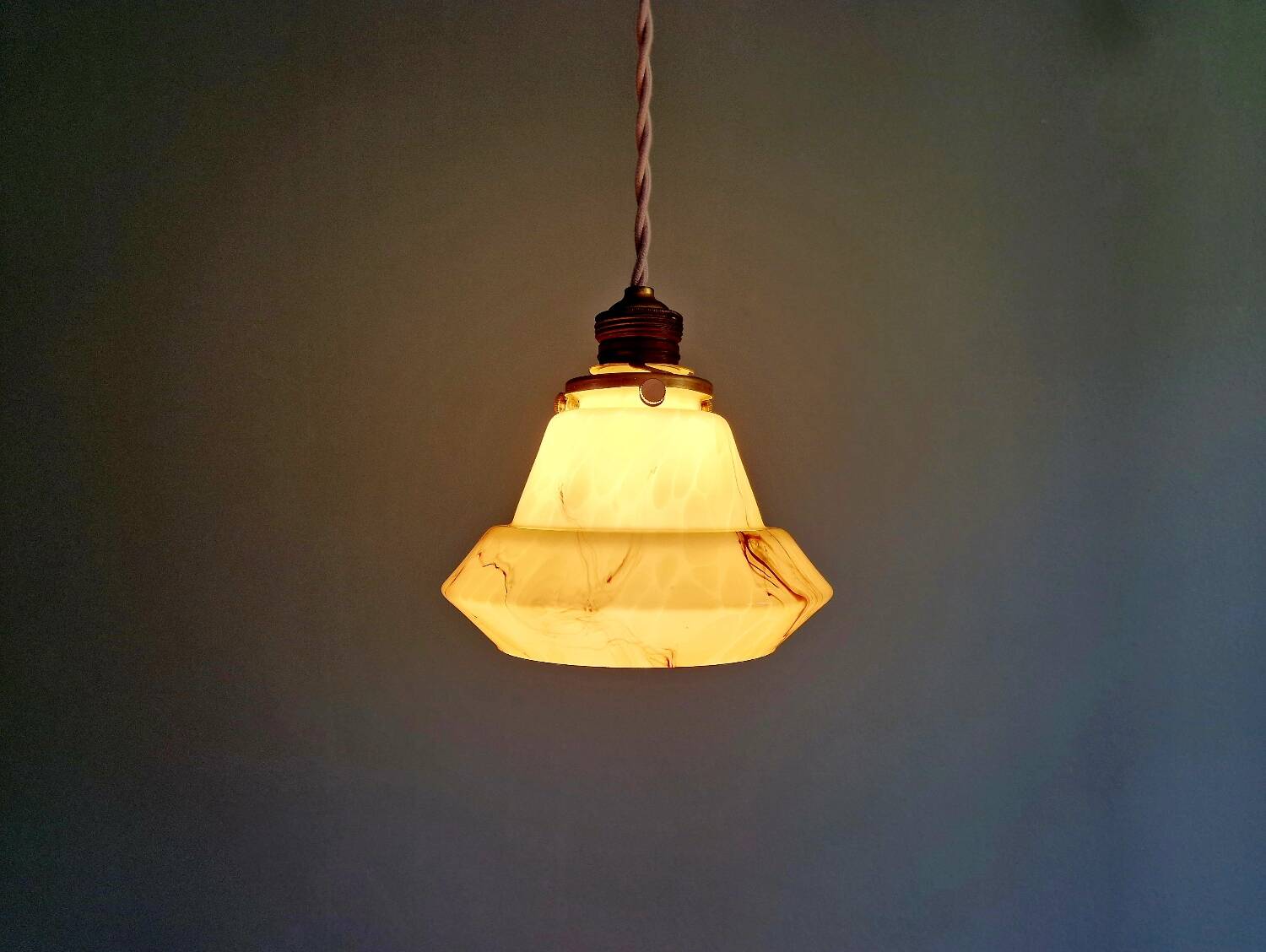 Pair of Art Deco marbled opaline pendant lights, Scailmont (Belgium)