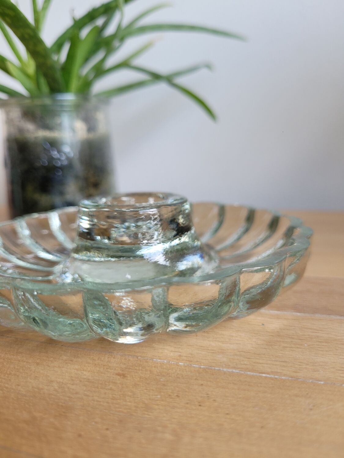 Marguerite glass candle holder
