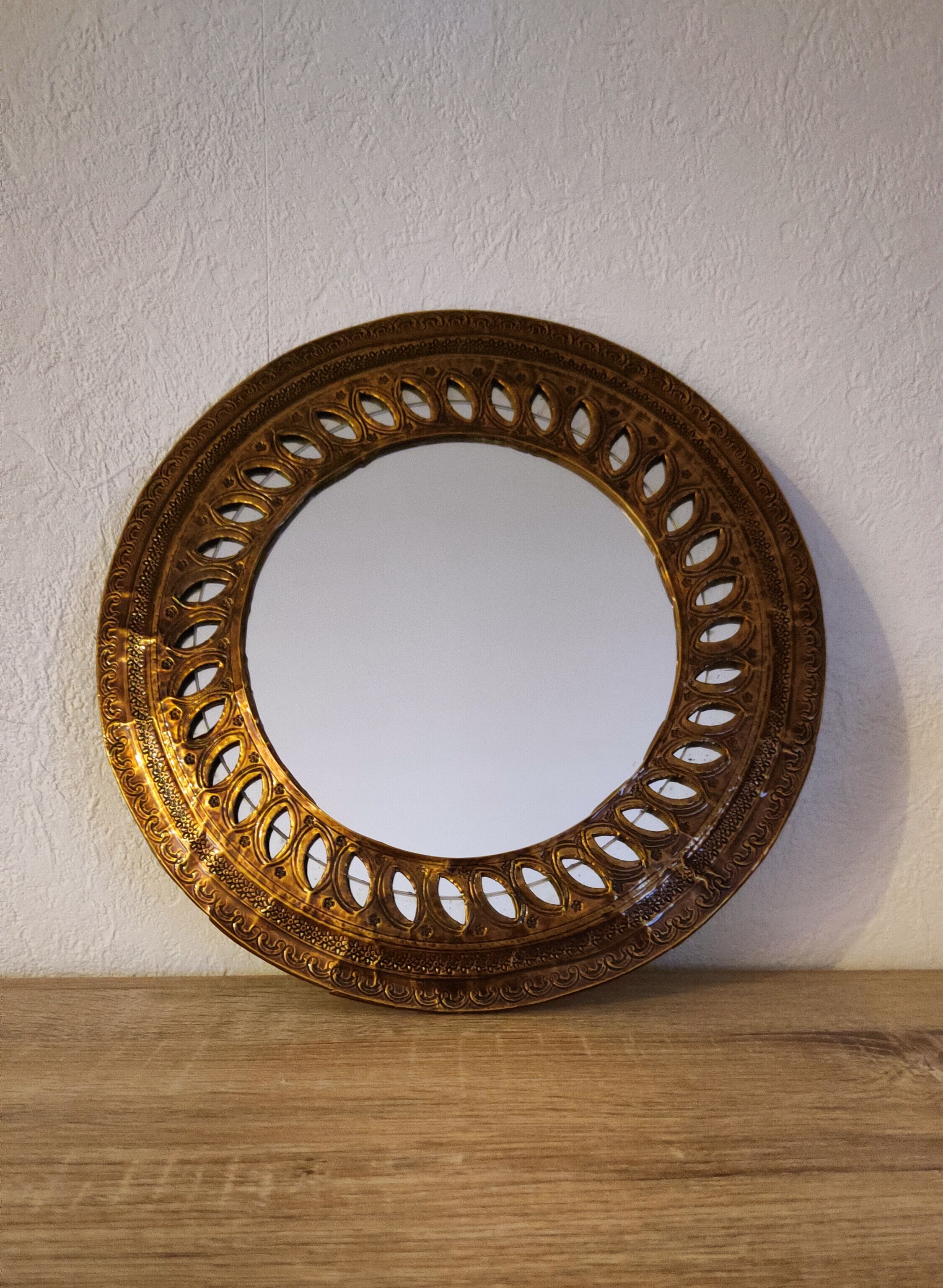 Patinated golden brass mirror 30x30cm