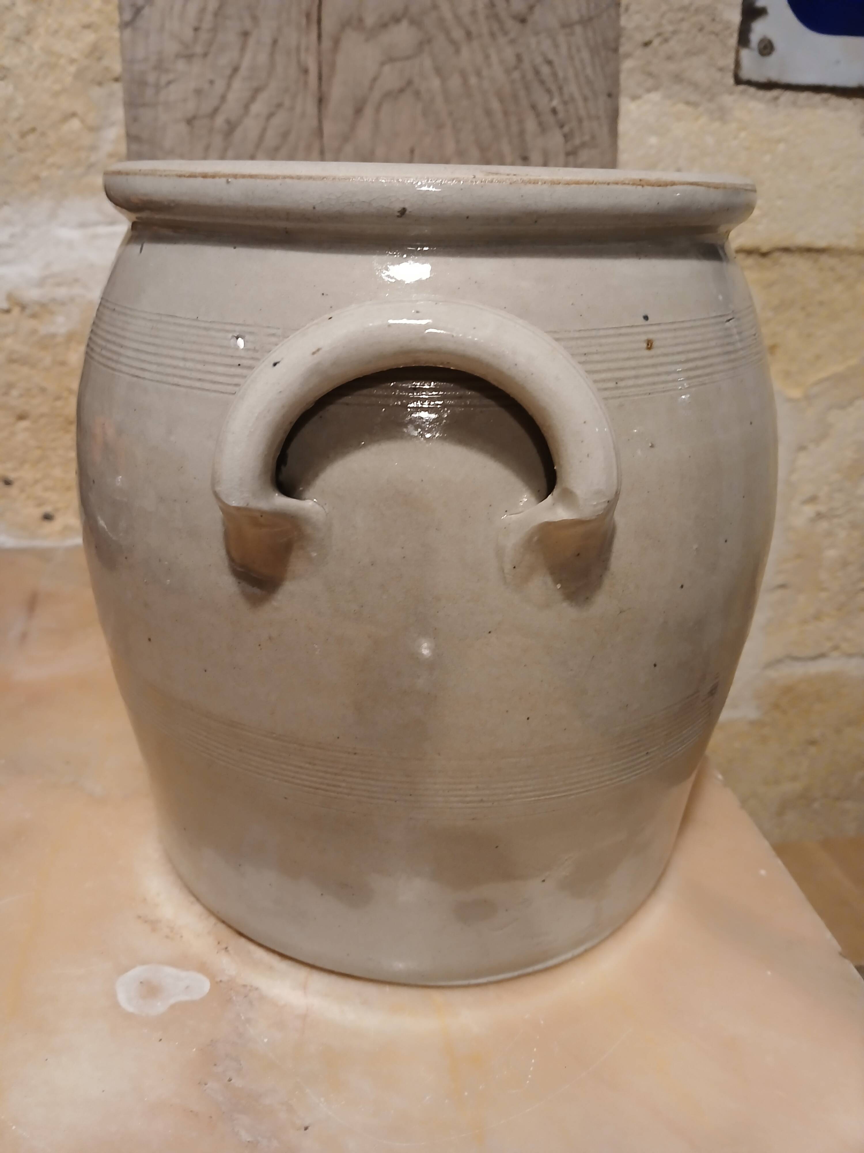 Old stoneware grease pot, gray Height 24.5 cm