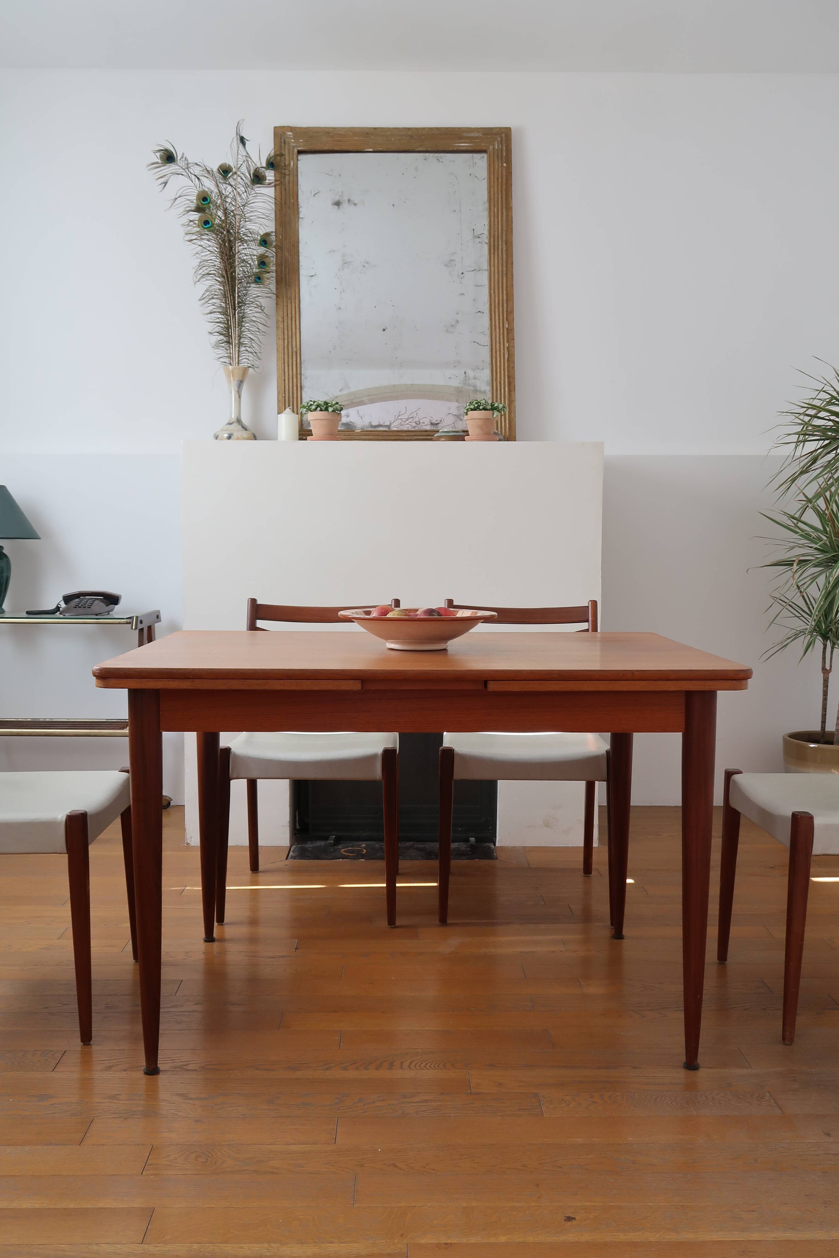 Vintage extendable Scandinavian table
