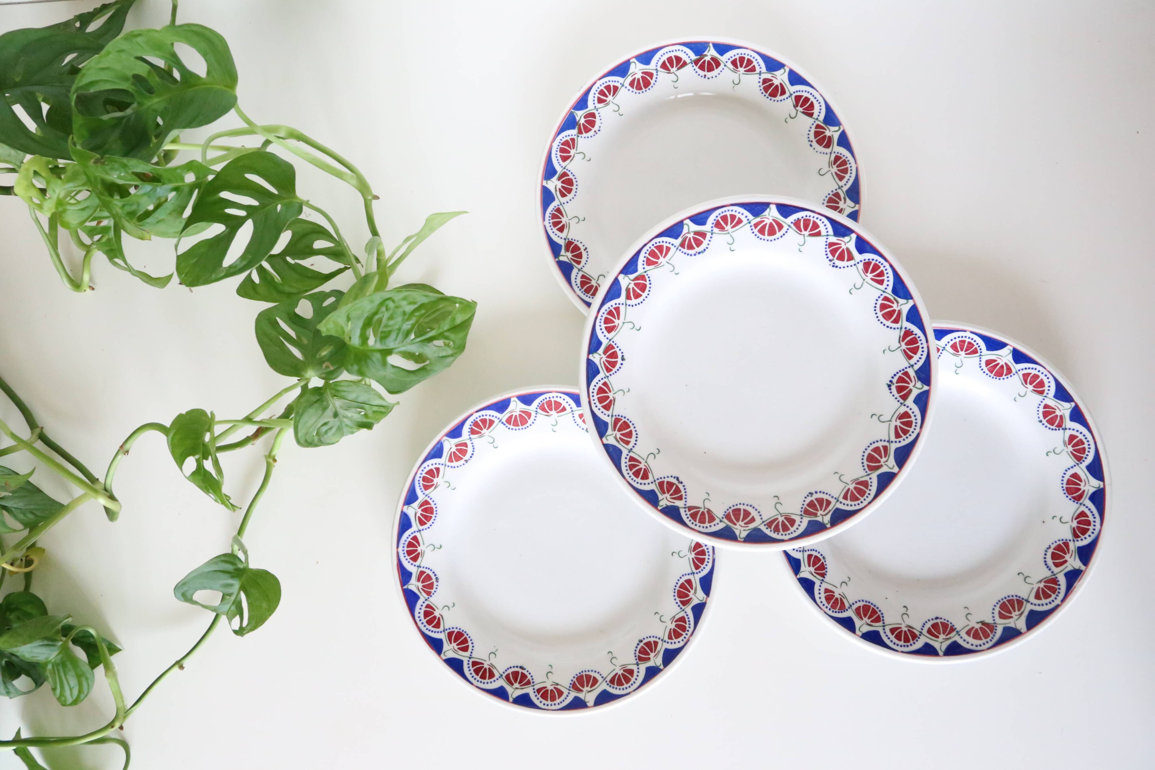 Set of 4 dessert plates, Moulin des Loups