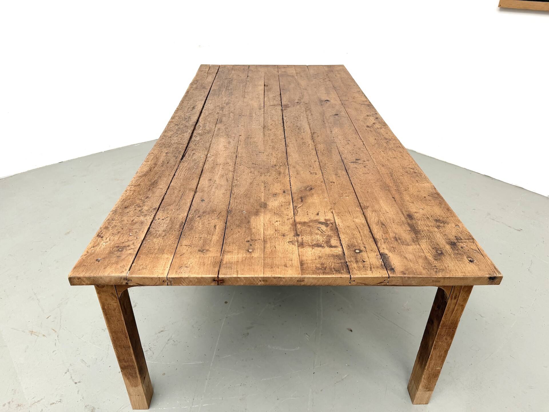 Large brutalist farmhouse table in solid oak from the 1950s.