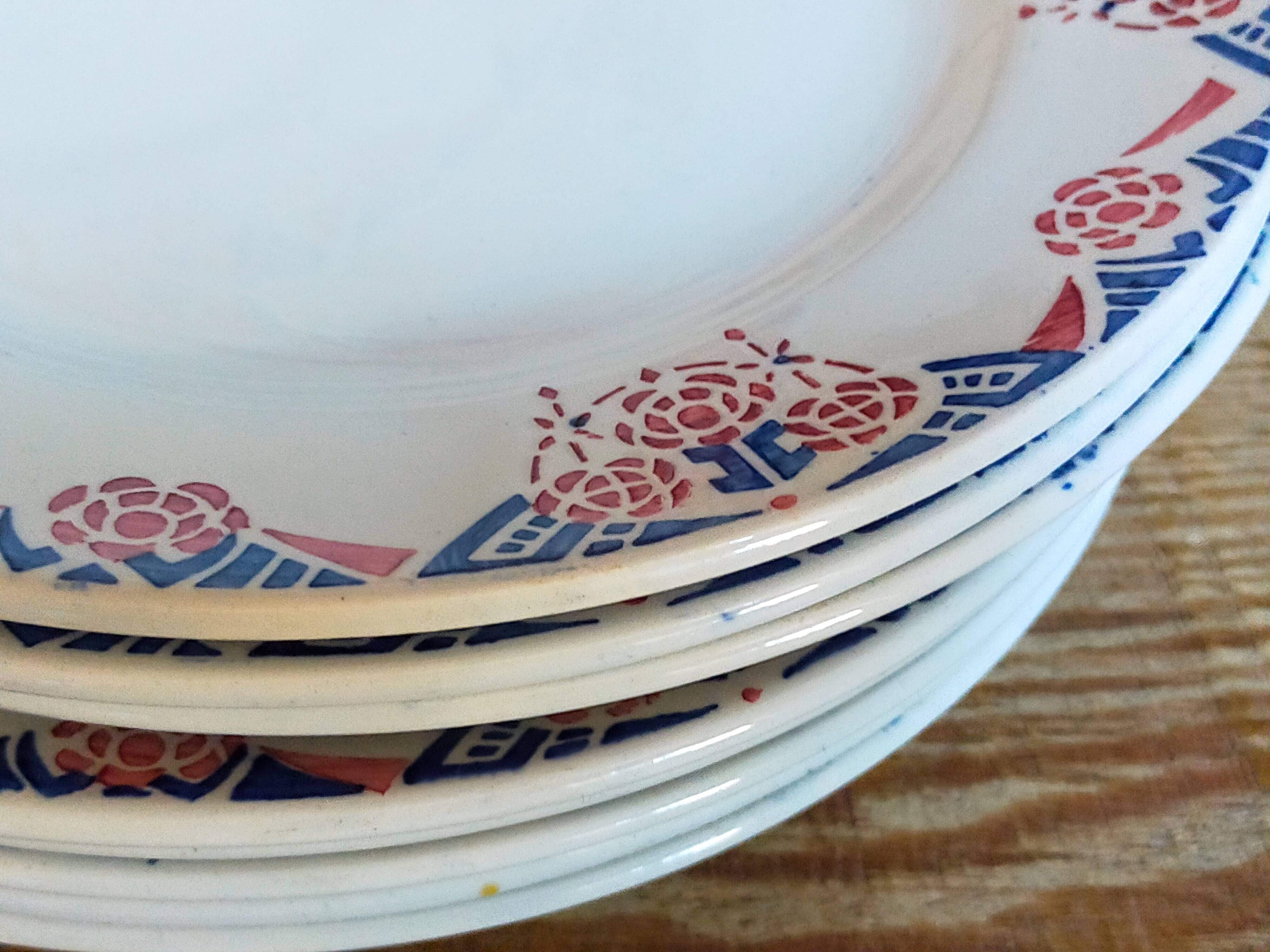 Nine Sarreguemines earthenware dessert plates, Brunoy service, 1940s