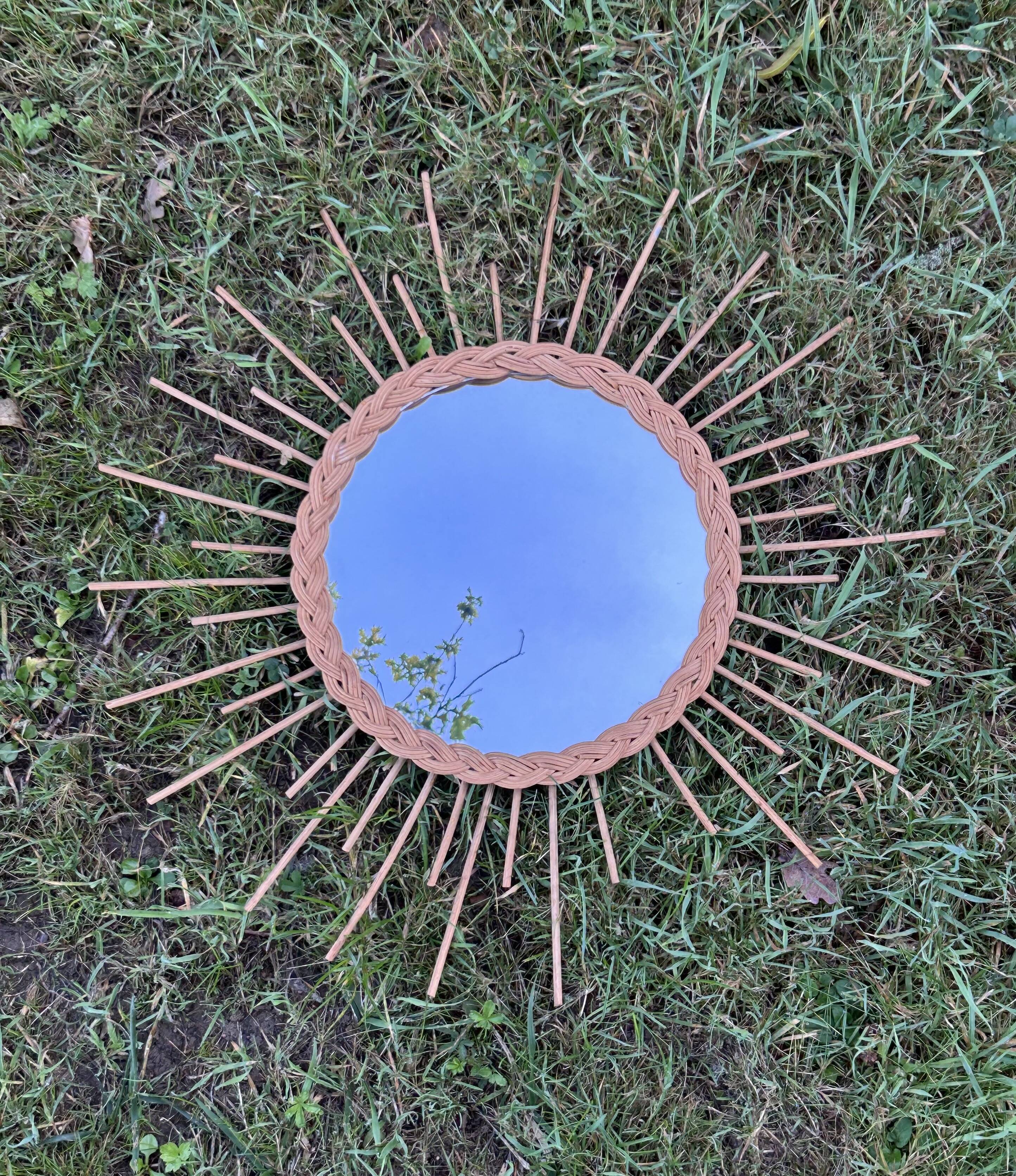 old vintage rattan wicker sun mirror authentic 70s Diameter 56