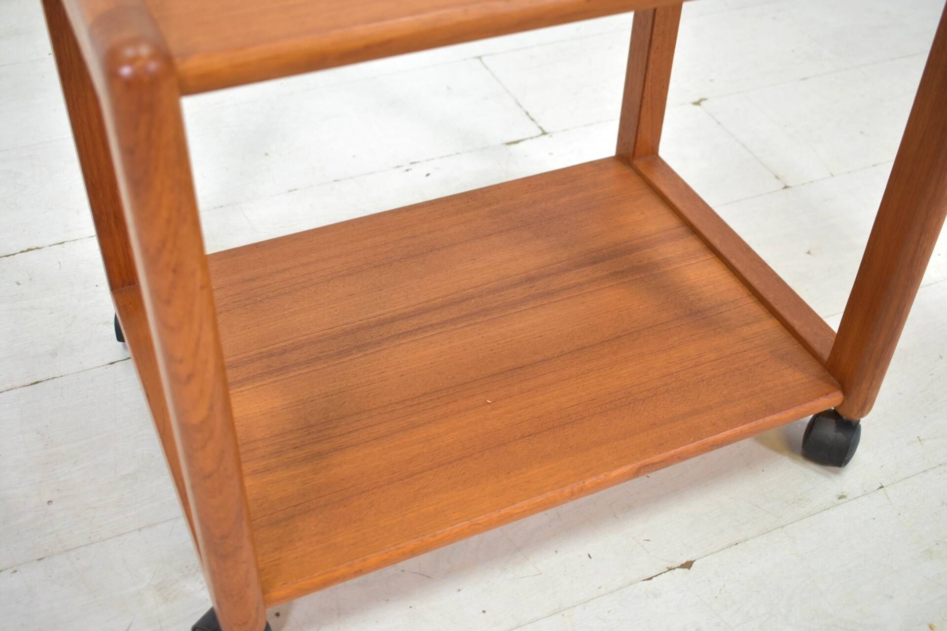 Table d'appoint Aksel Kjersgaard chariot en teck danois des années 1960 scandinave