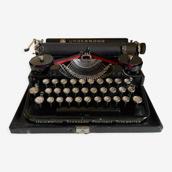 Machine à écrire Underwood portable