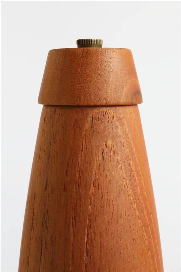 Restored teak pepper crusher / mill & salt shaker set by Wiggers / 1960s / mid-century Danish modern design