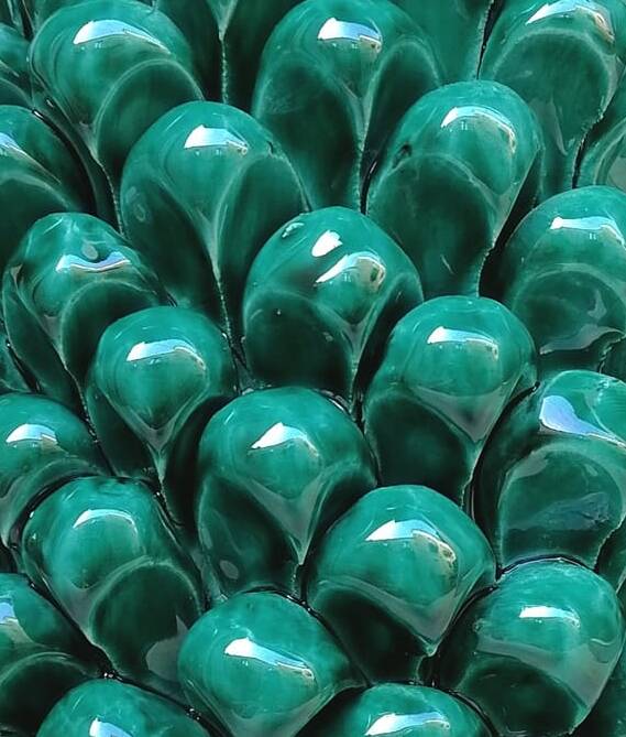 vaso a forma di pigna siciliana