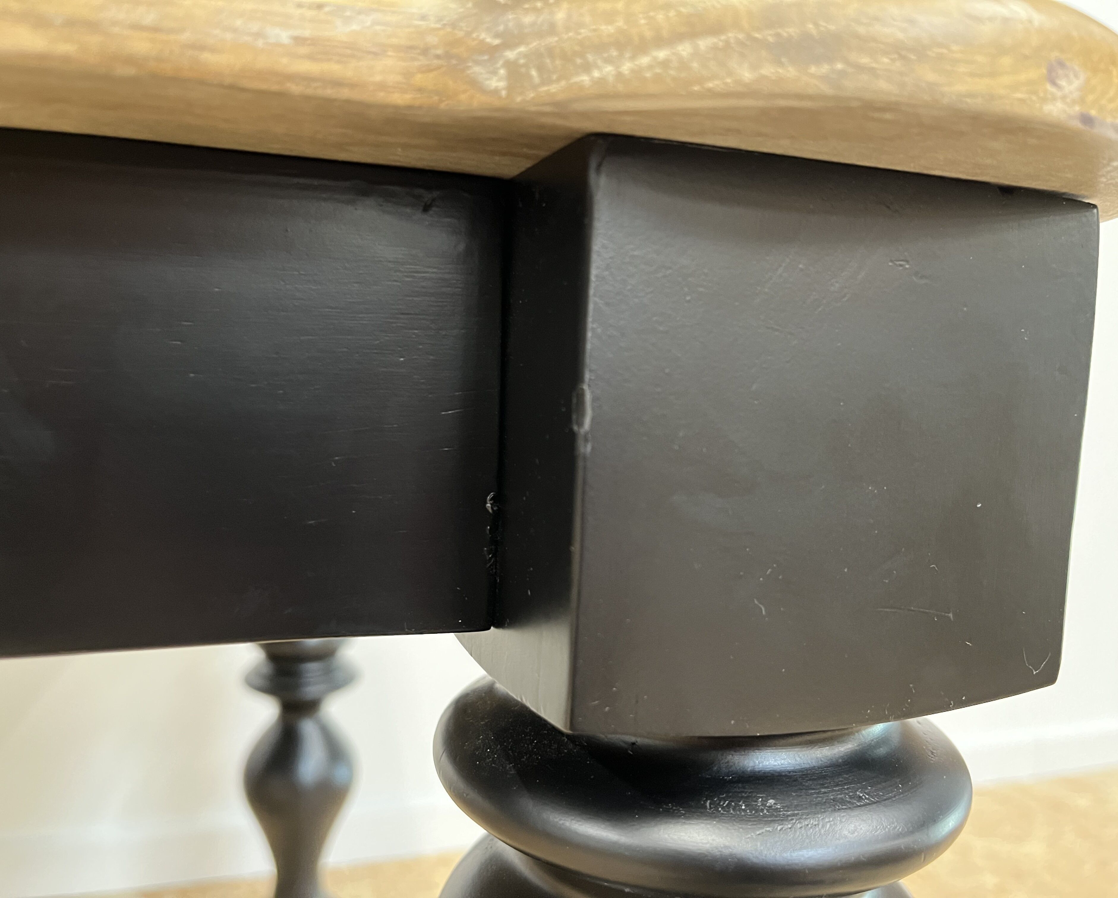 Table à manger classique en bois, pieds noirs, 12 couverts