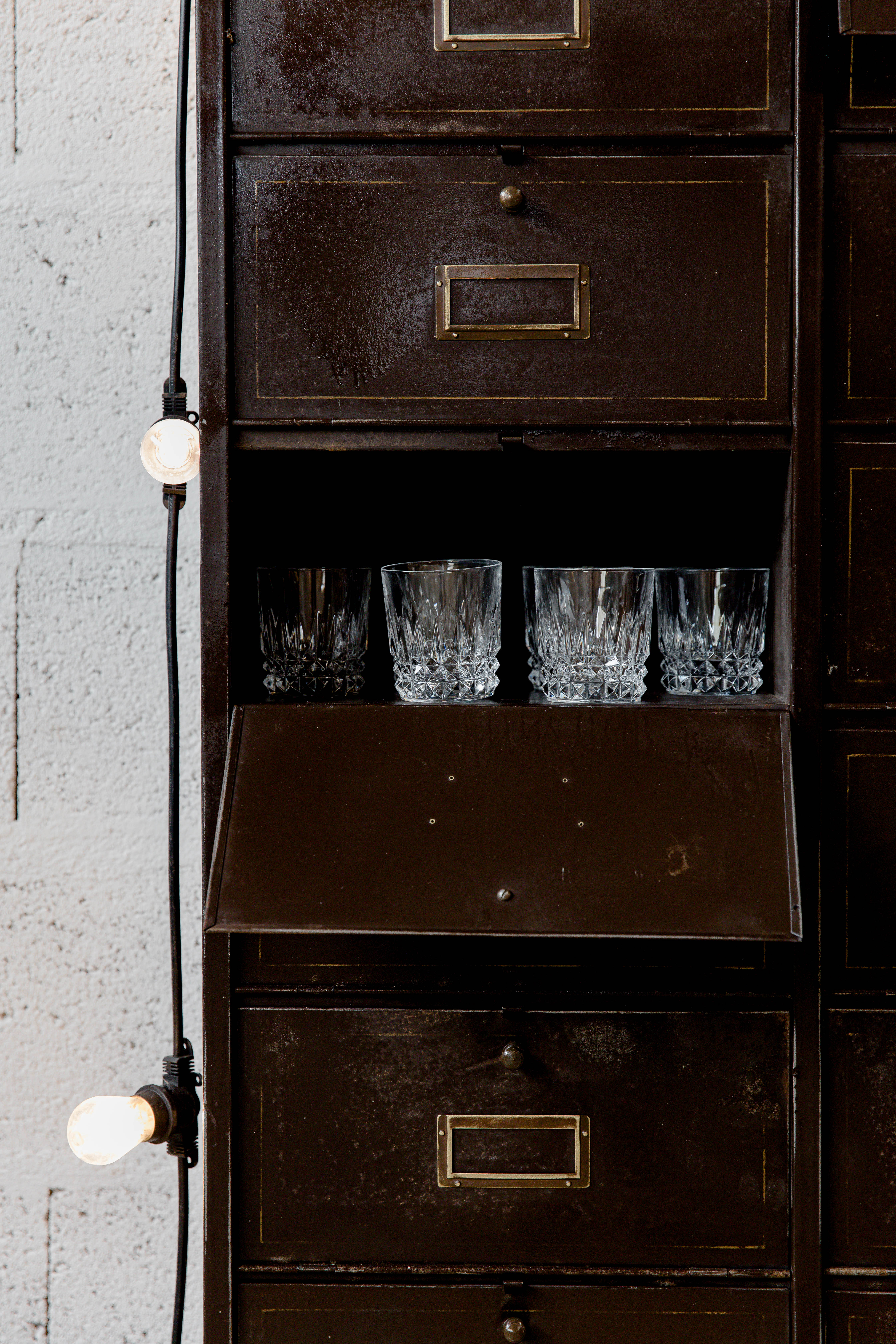 Industrial locker cabinet with valves "Statice"