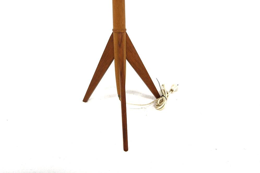Lampadaire scandinave "tripode" en chêne, Suède, 1960