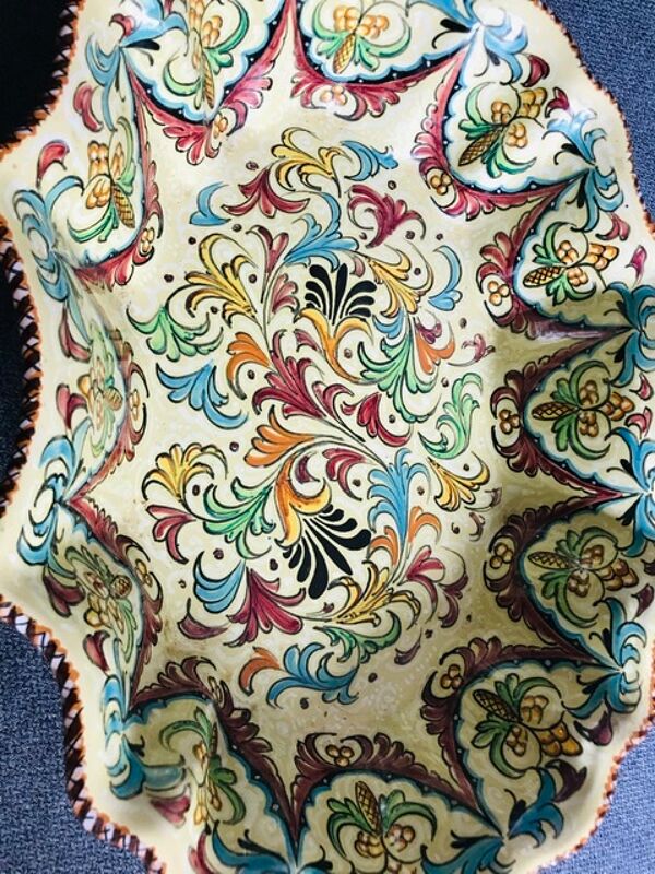 Plat creux signé Molaroni Pesaro