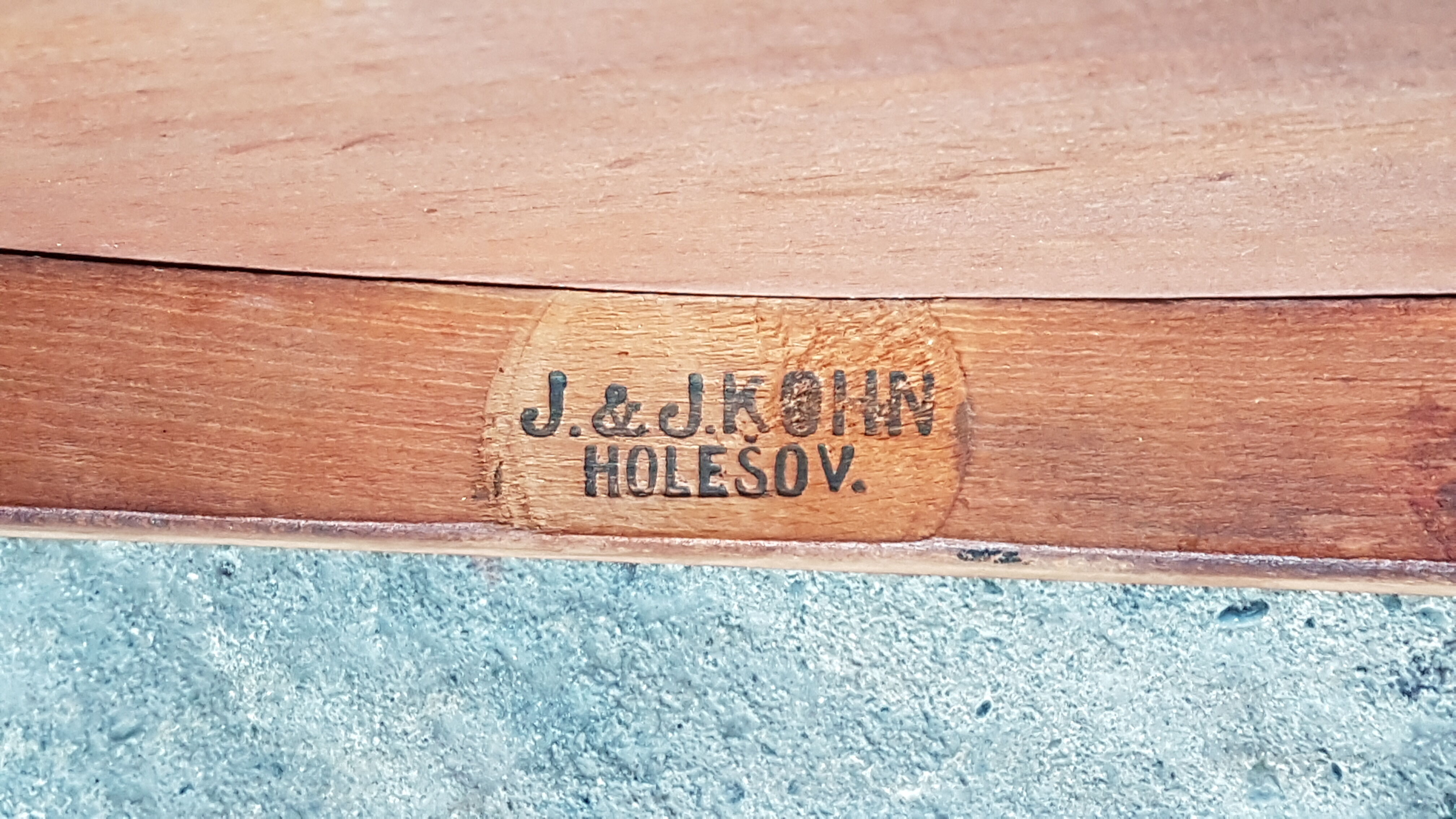 Geridon Jacob - Josef Kohn on pink marble