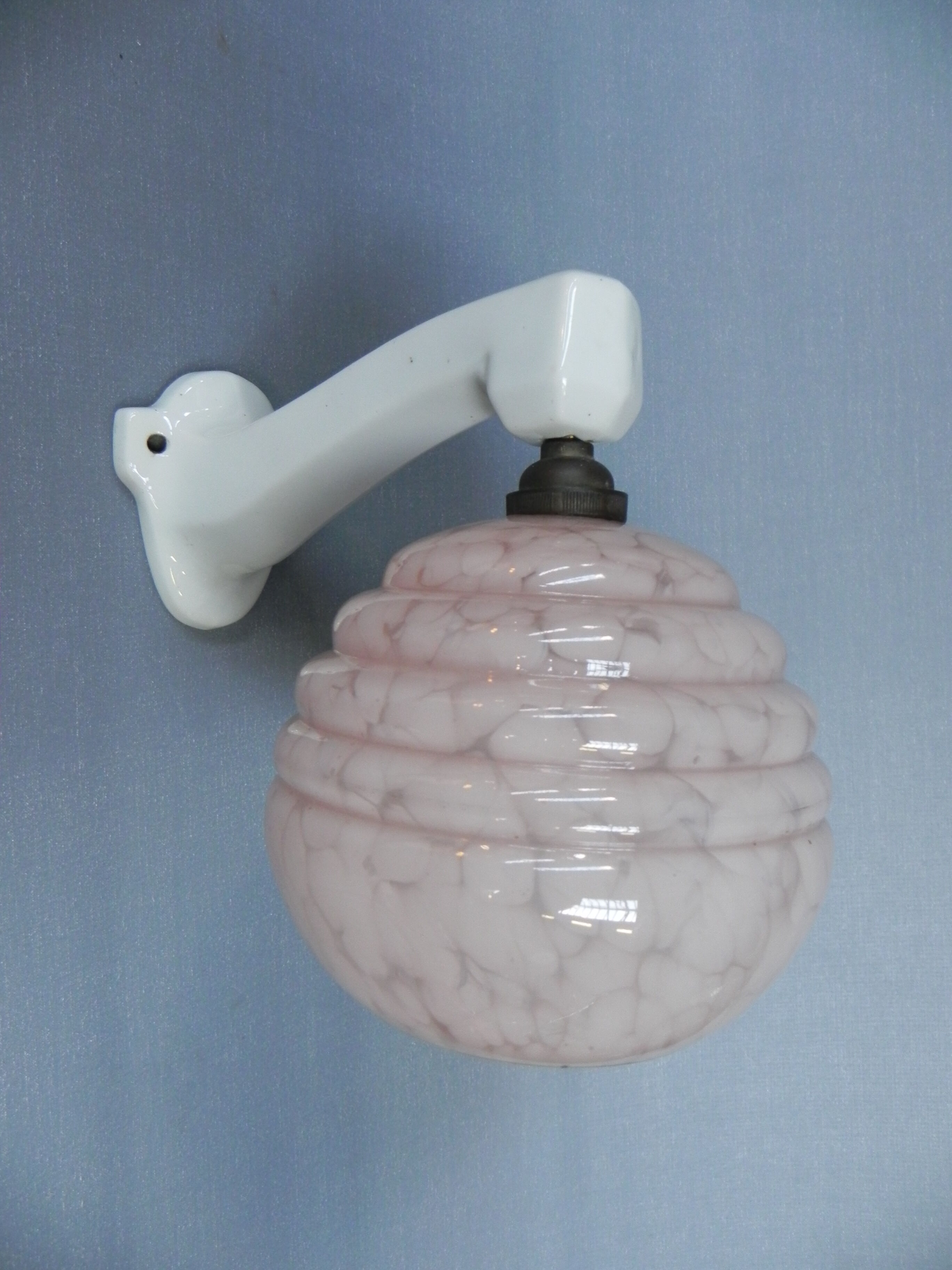 Art deco wall lamp with porcelain holder