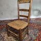 Chaise basse paillée