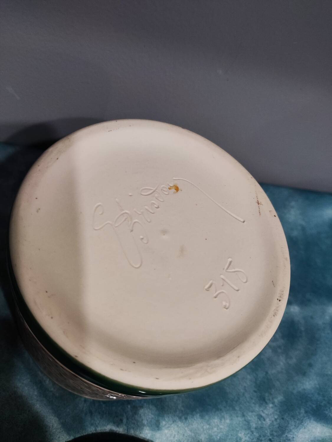 Pot à tabac en céramique signé Brisdoux