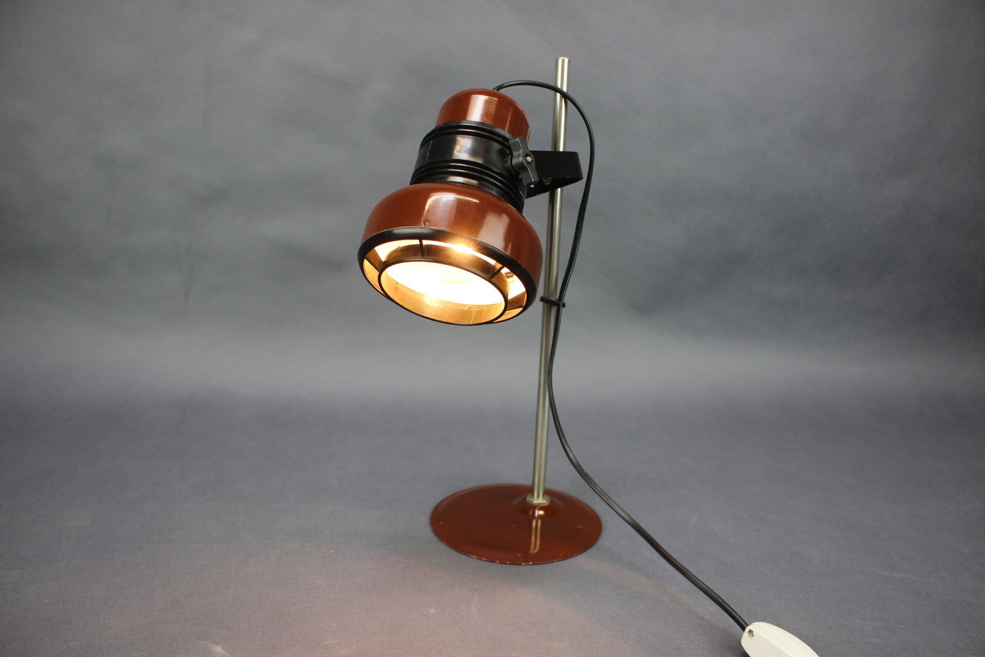 1970s Hungarian table lamp, "Space Age" style, in brown enamel.