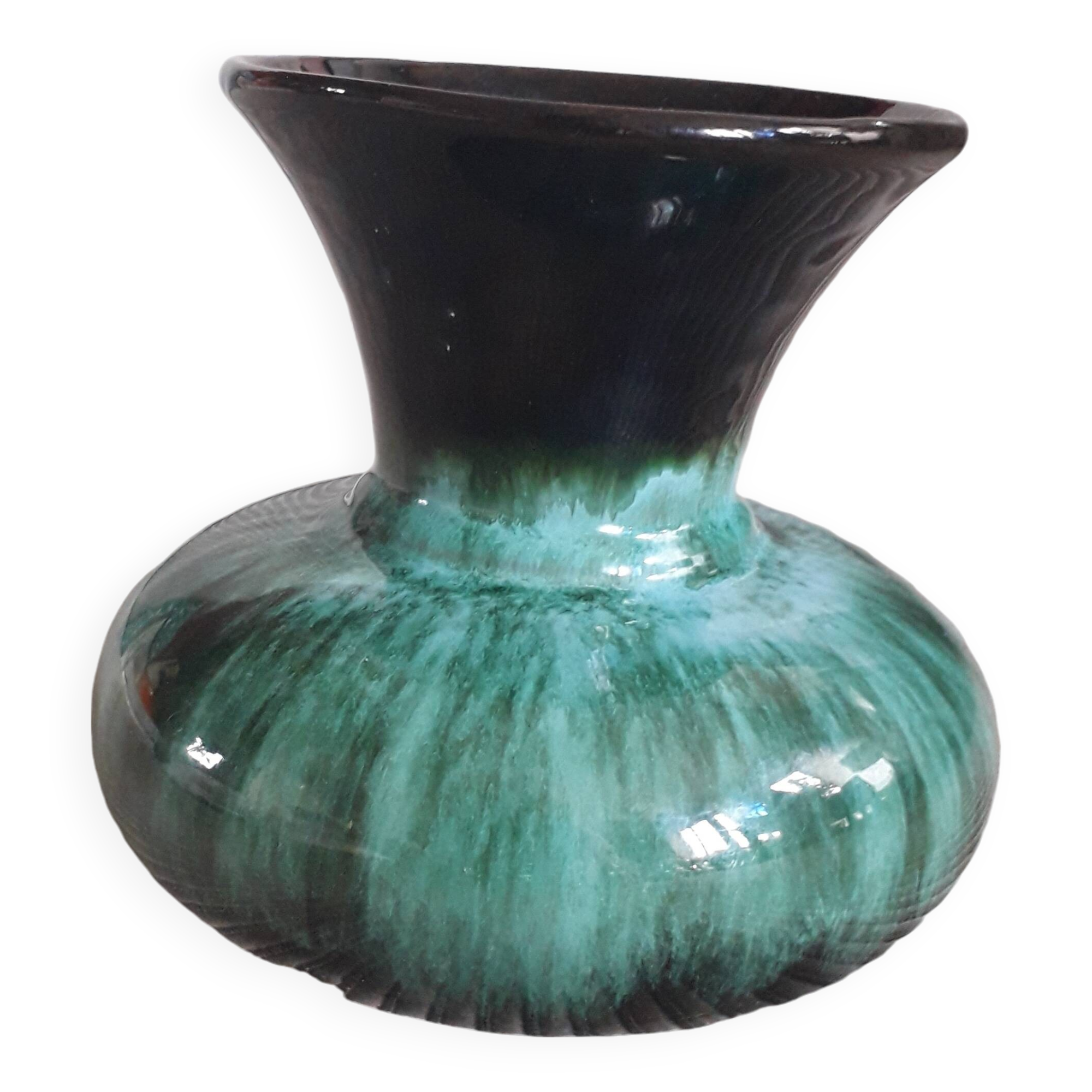 Vintage vase signed bmp canada