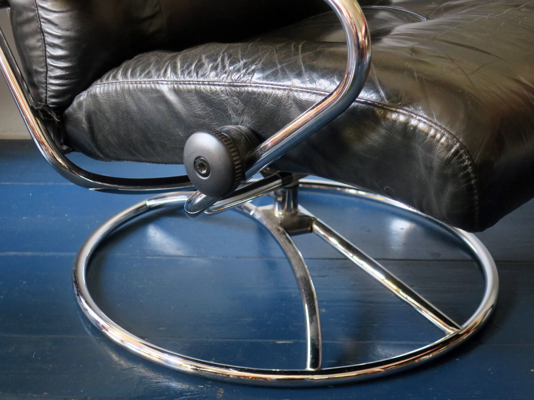 Mid-century reclining swivel lounge chair, 1960