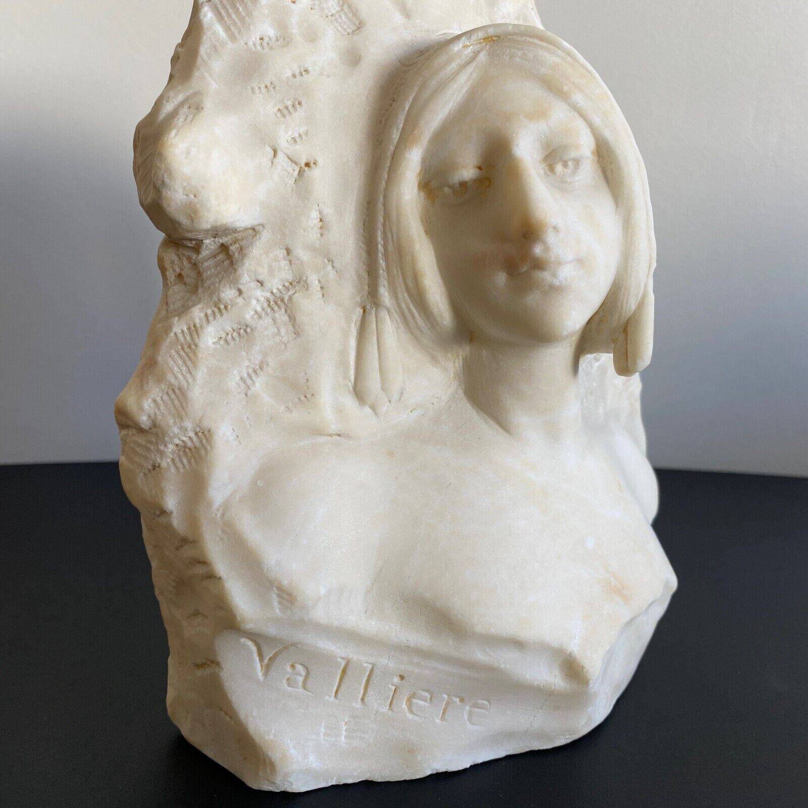 Marble sculpture representing La Vallière 20th century by J. Morrini
