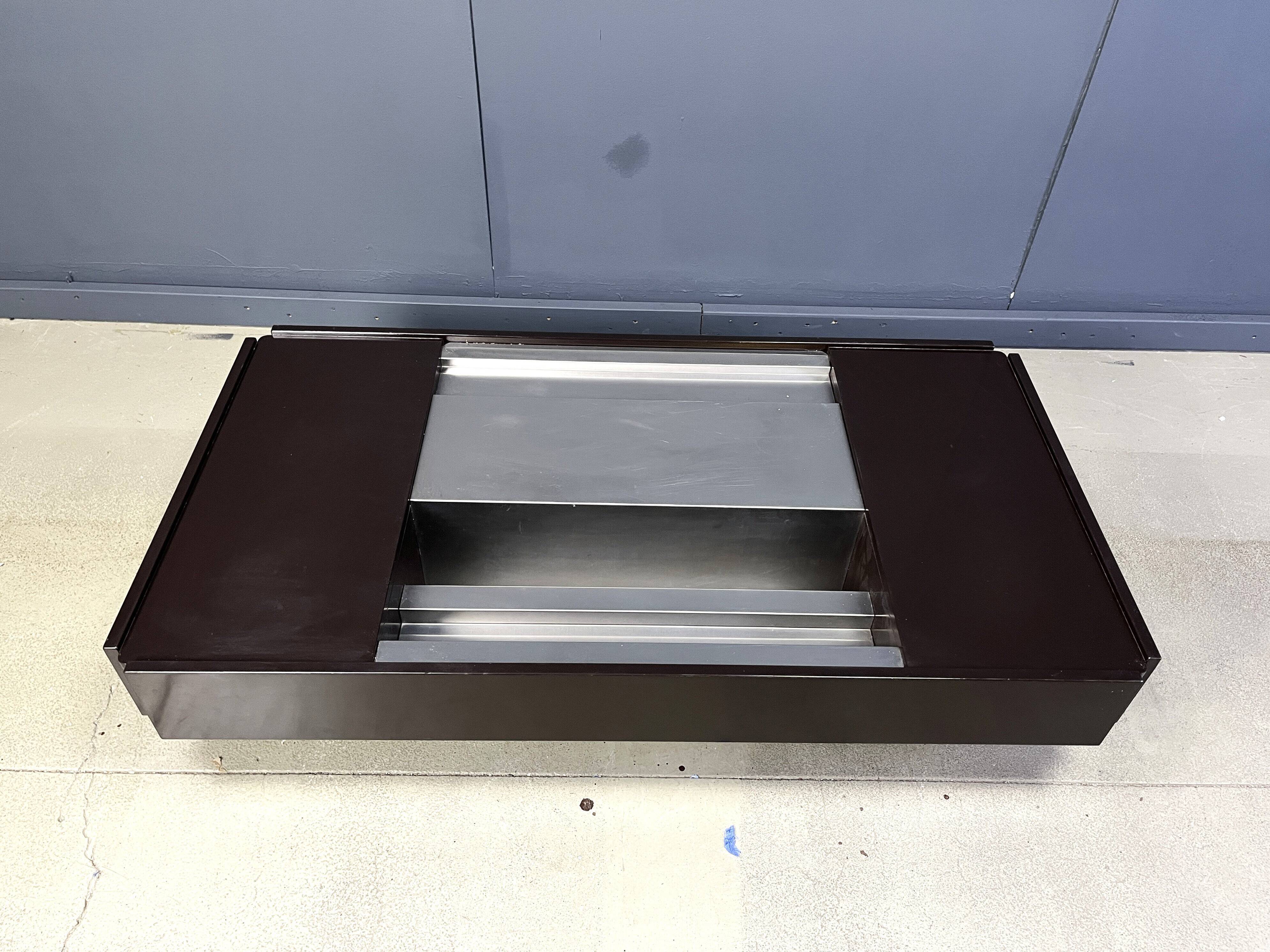 Table basse en laque vintage fabriquée en Italie, attribuée à Mario Sabot/Willy Rizzo.