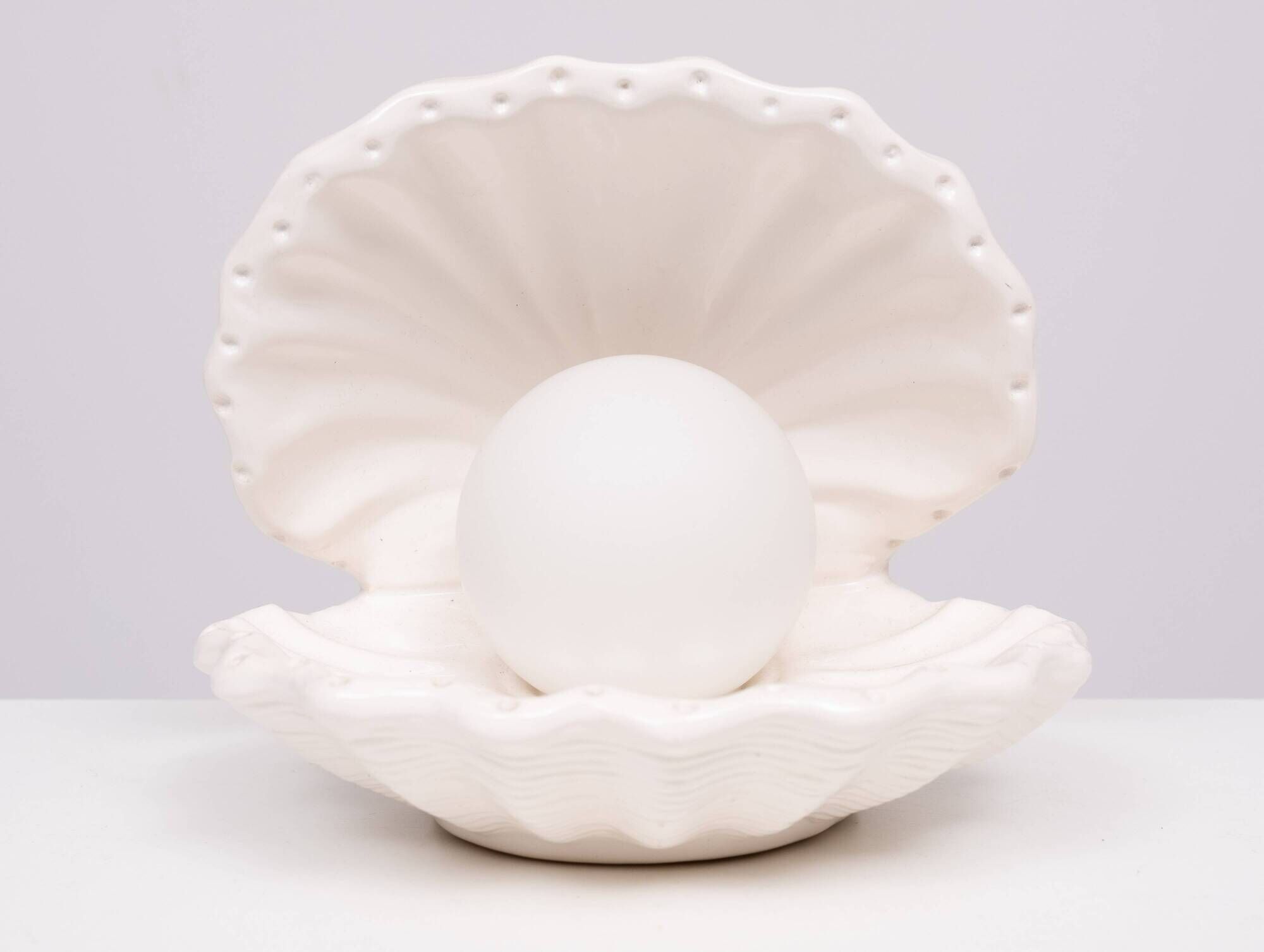 Lampe de table coquillage en céramique blanche des années 1970